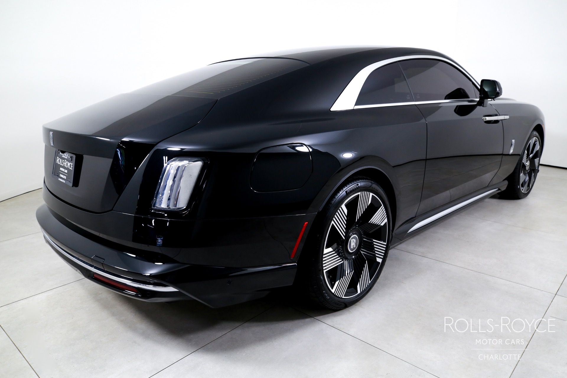 2024 Rolls Royce Spectre photo 2