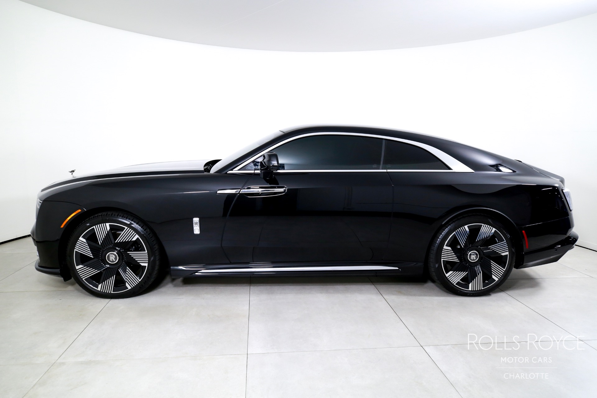 2024 Rolls Royce Spectre photo 3