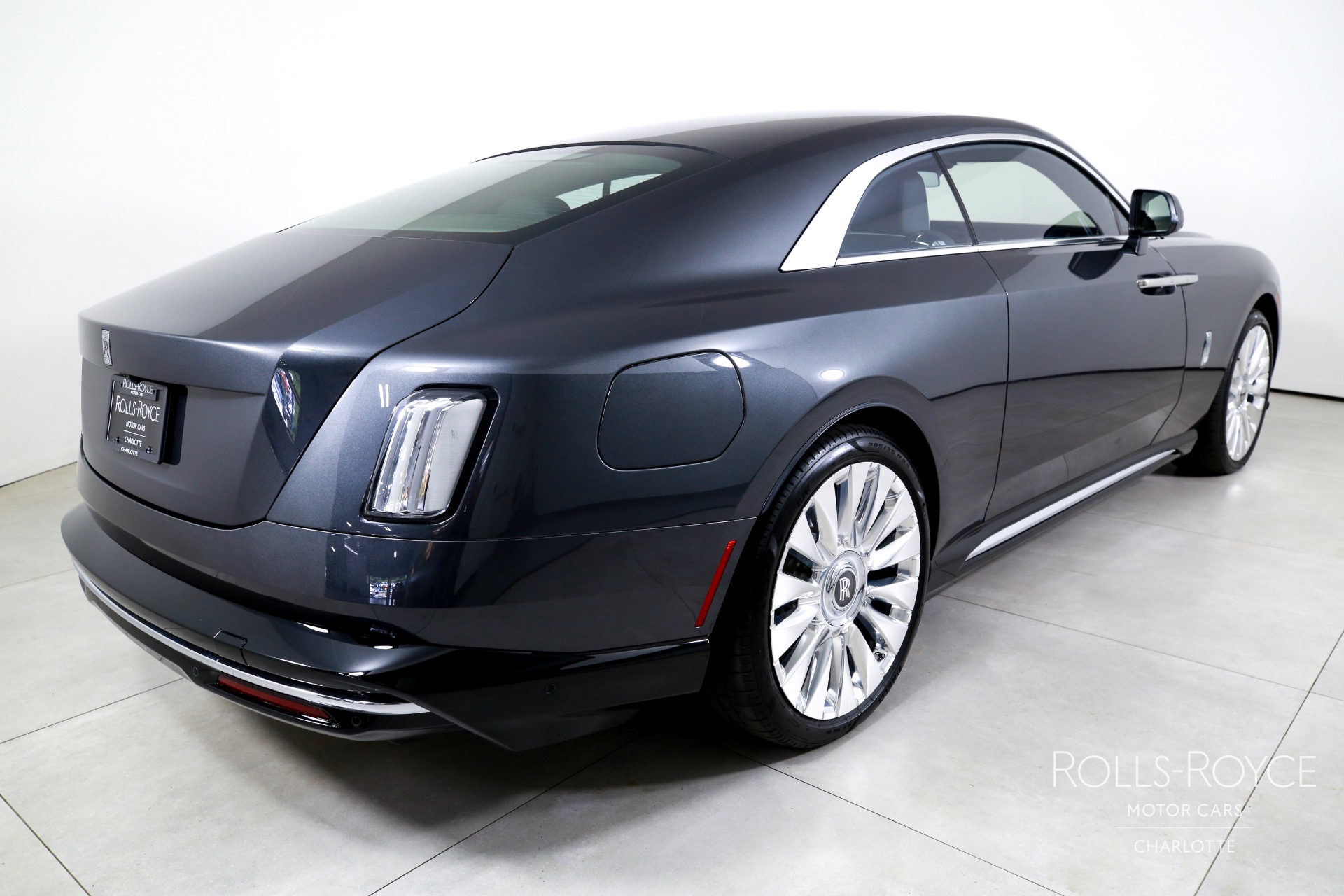 2025 Rolls Royce Spectre photo 2
