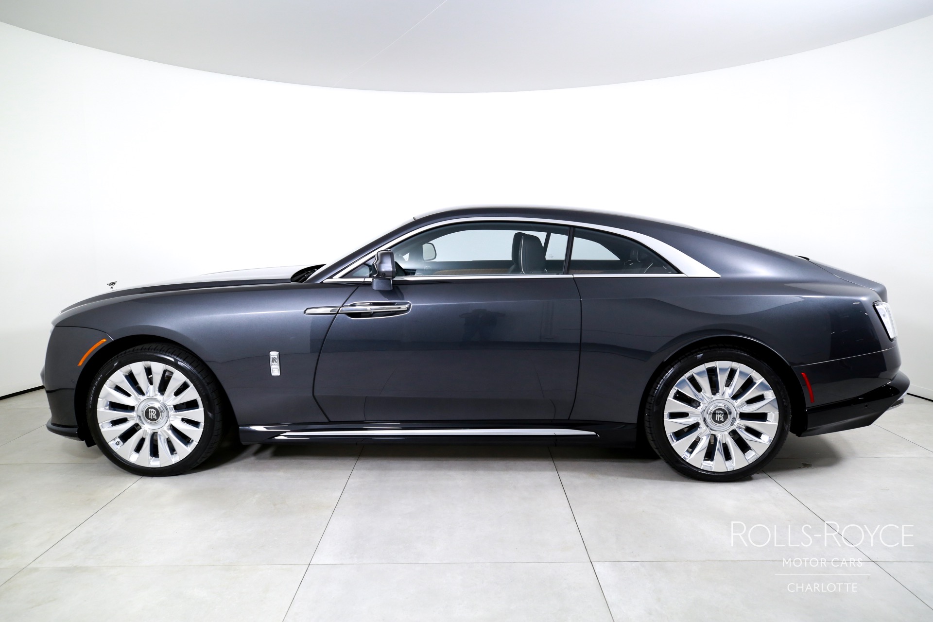 2025 Rolls Royce Spectre photo 3