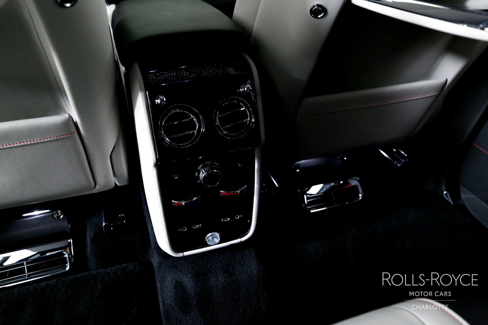 2025 Rolls-Royce Cullinan Base - Photo 21