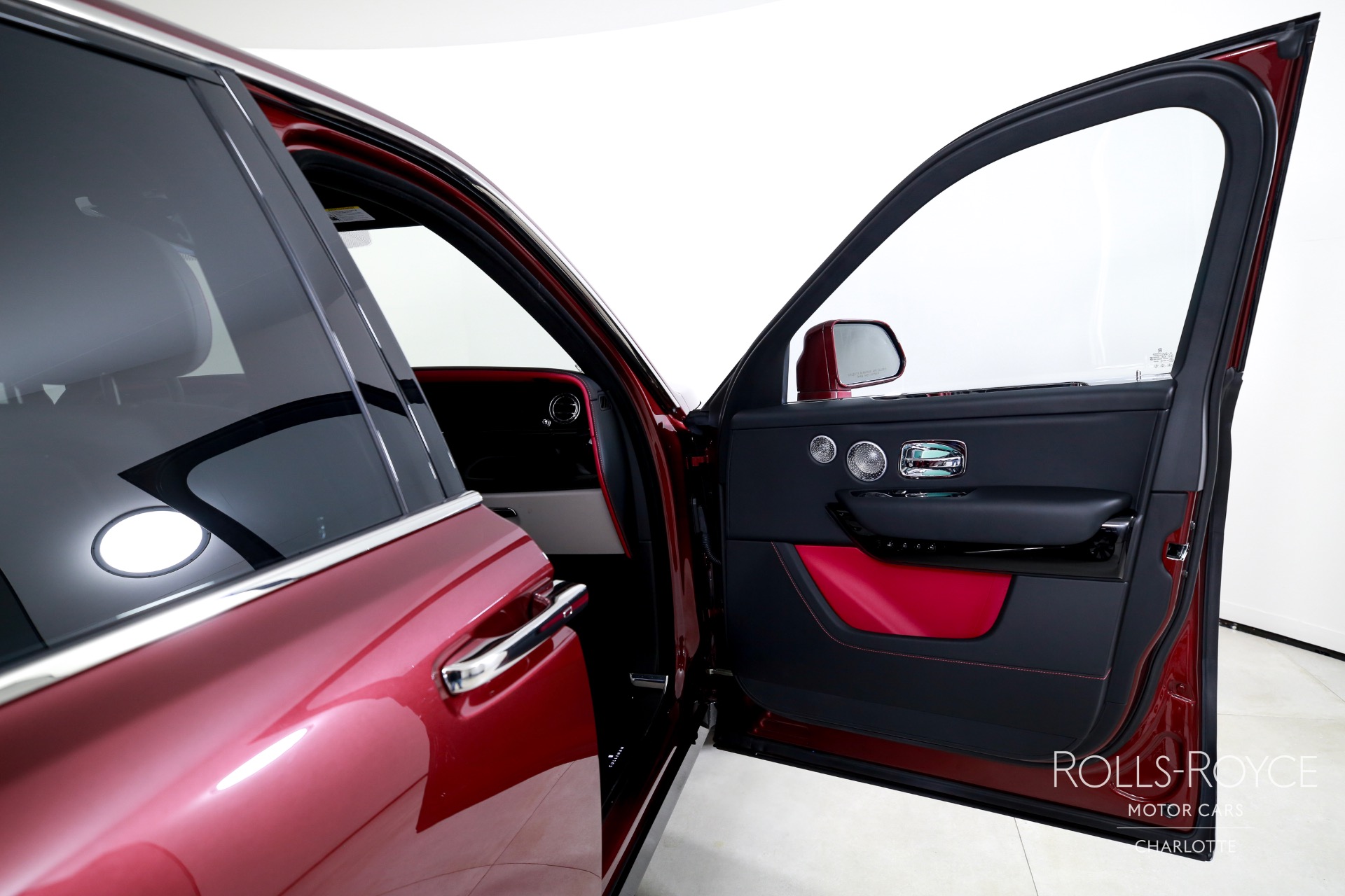 2025 Rolls-Royce Cullinan Base - Photo 34