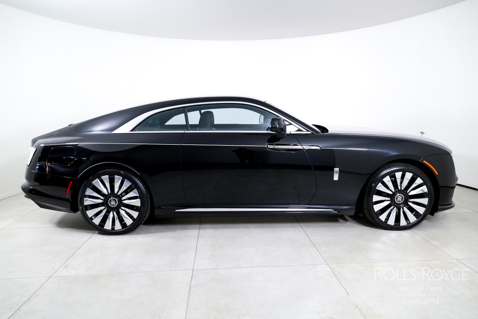 2025 Rolls Royce Spectre photo 10