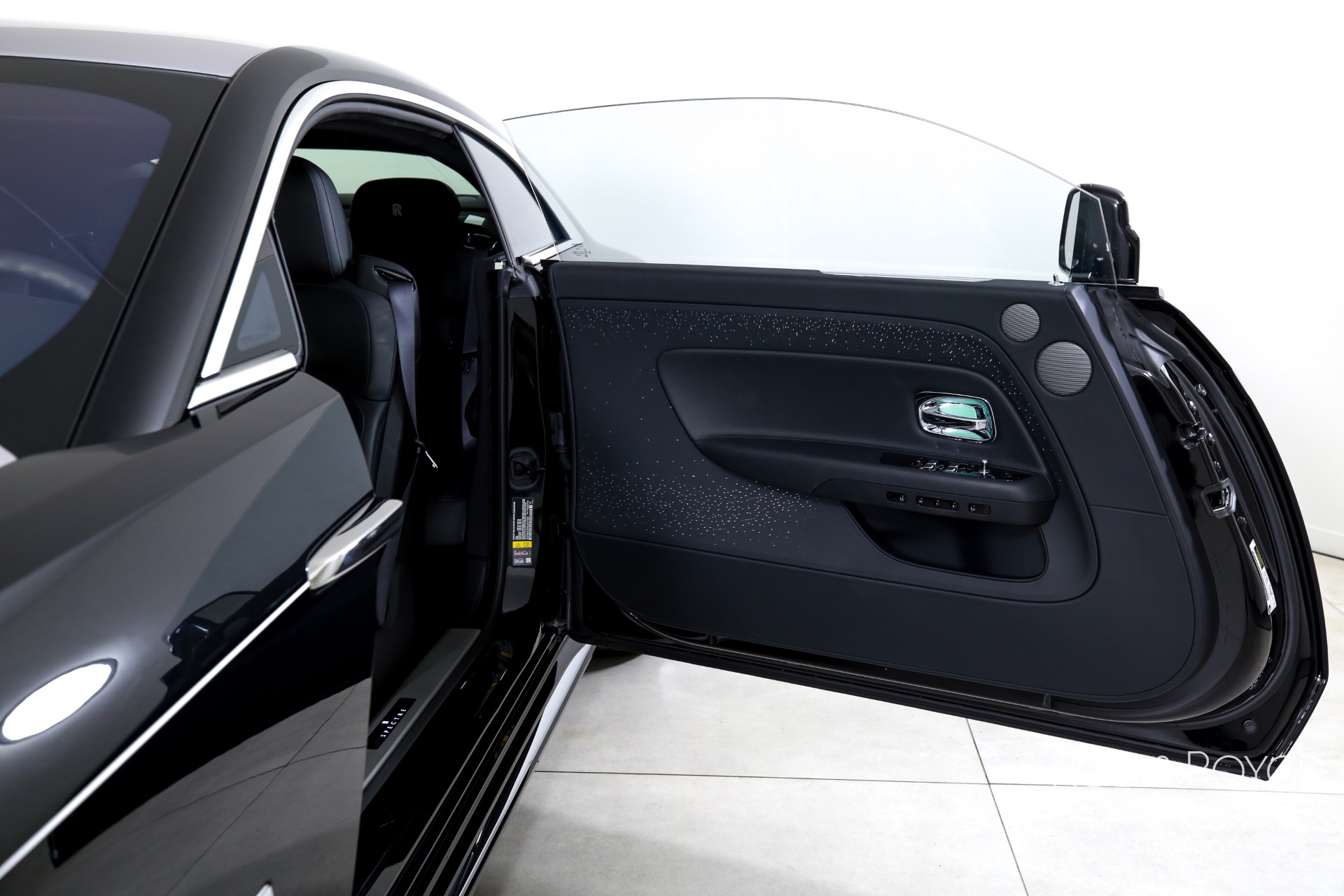 2025 Rolls Royce Spectre photo 11