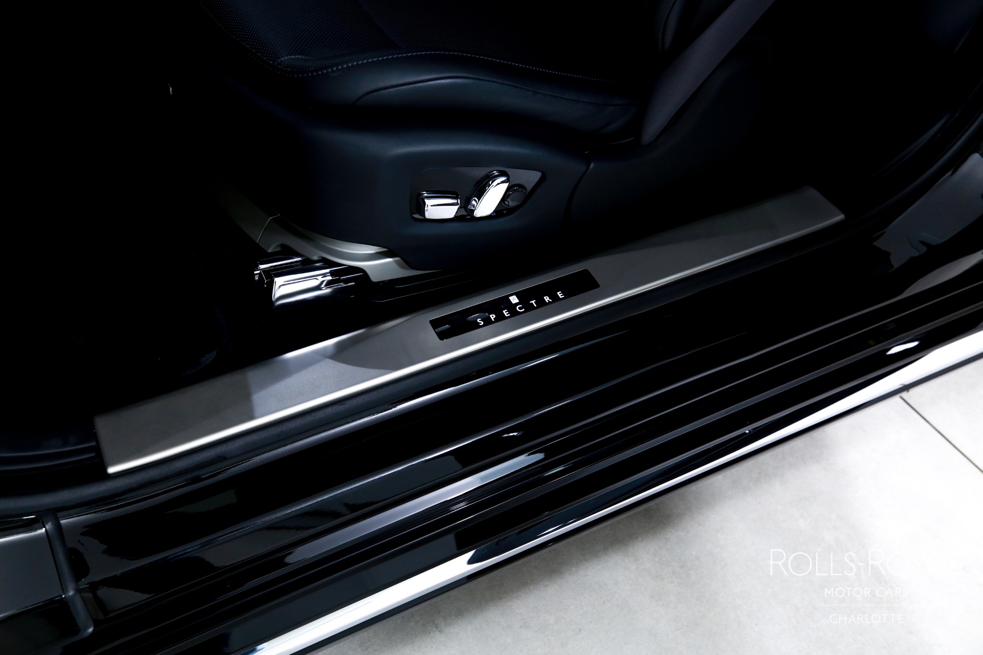 2025 Rolls Royce Spectre photo 19