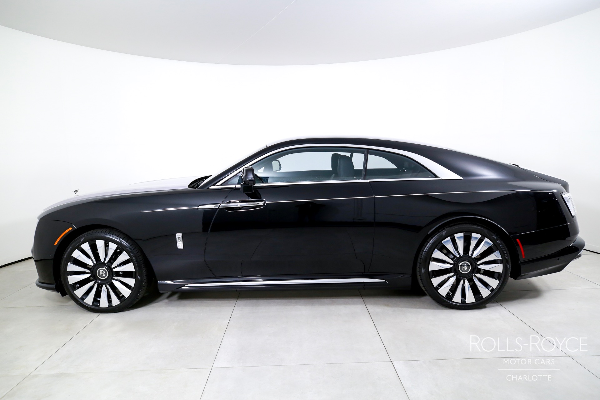 2025 Rolls Royce Spectre photo 3