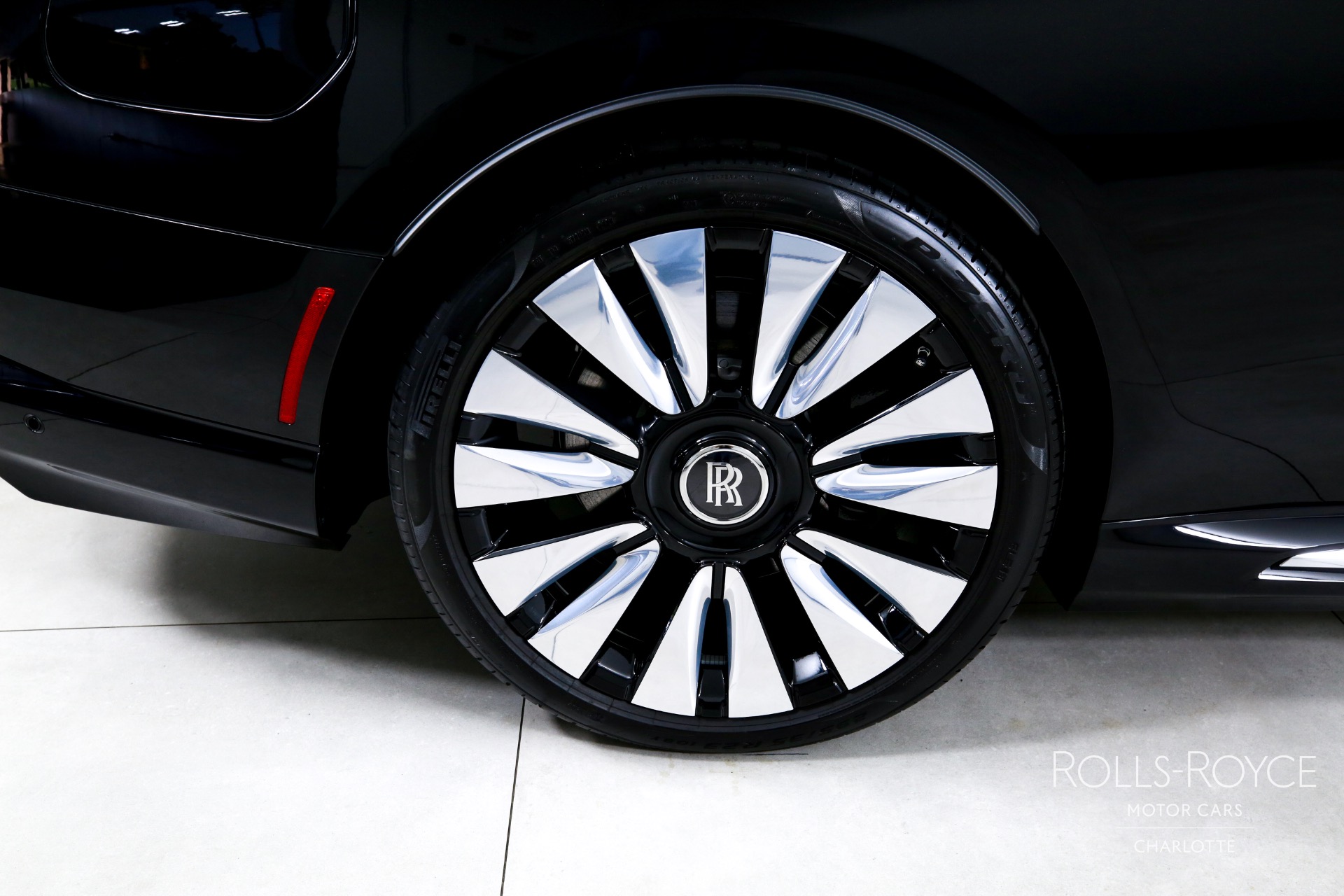 2025 Rolls Royce Spectre photo 30