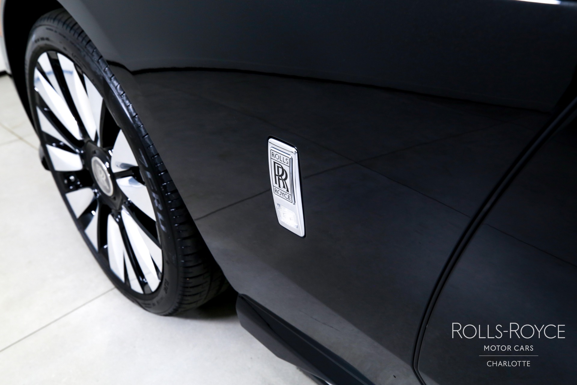 2025 Rolls Royce Spectre photo 35
