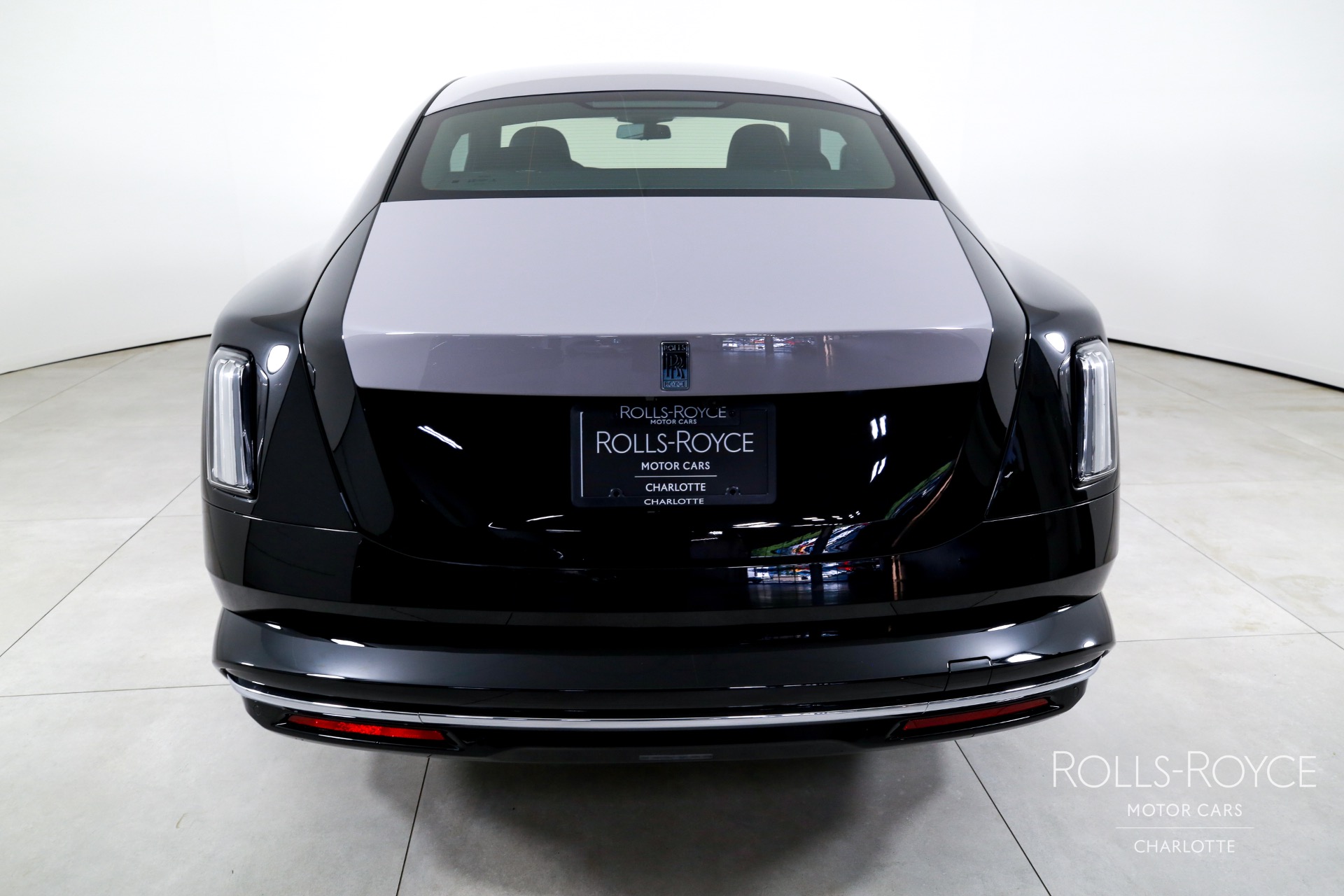2025 Rolls Royce Spectre photo 9