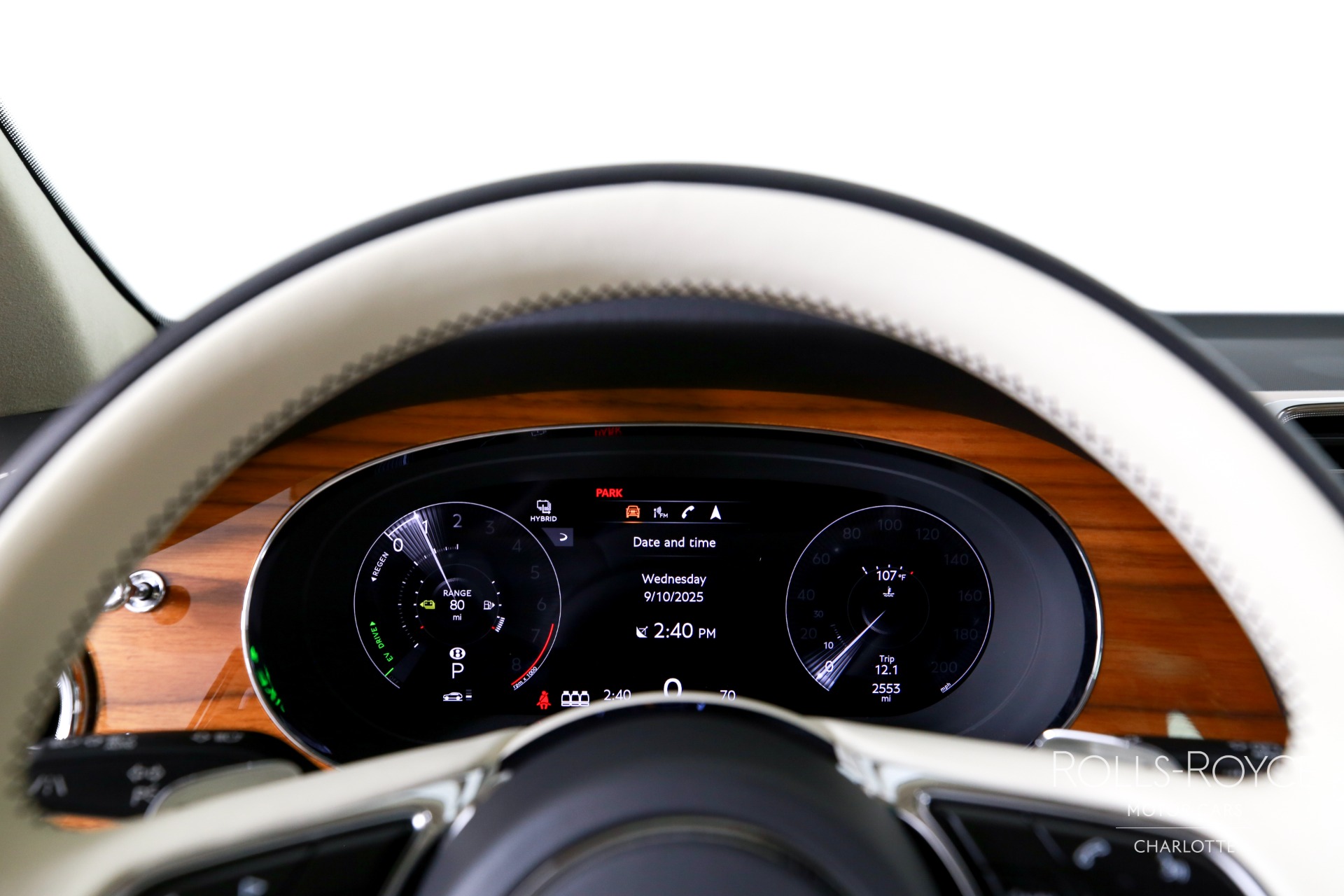 2023 Bentley Bentayga Hybrid Base photo 13