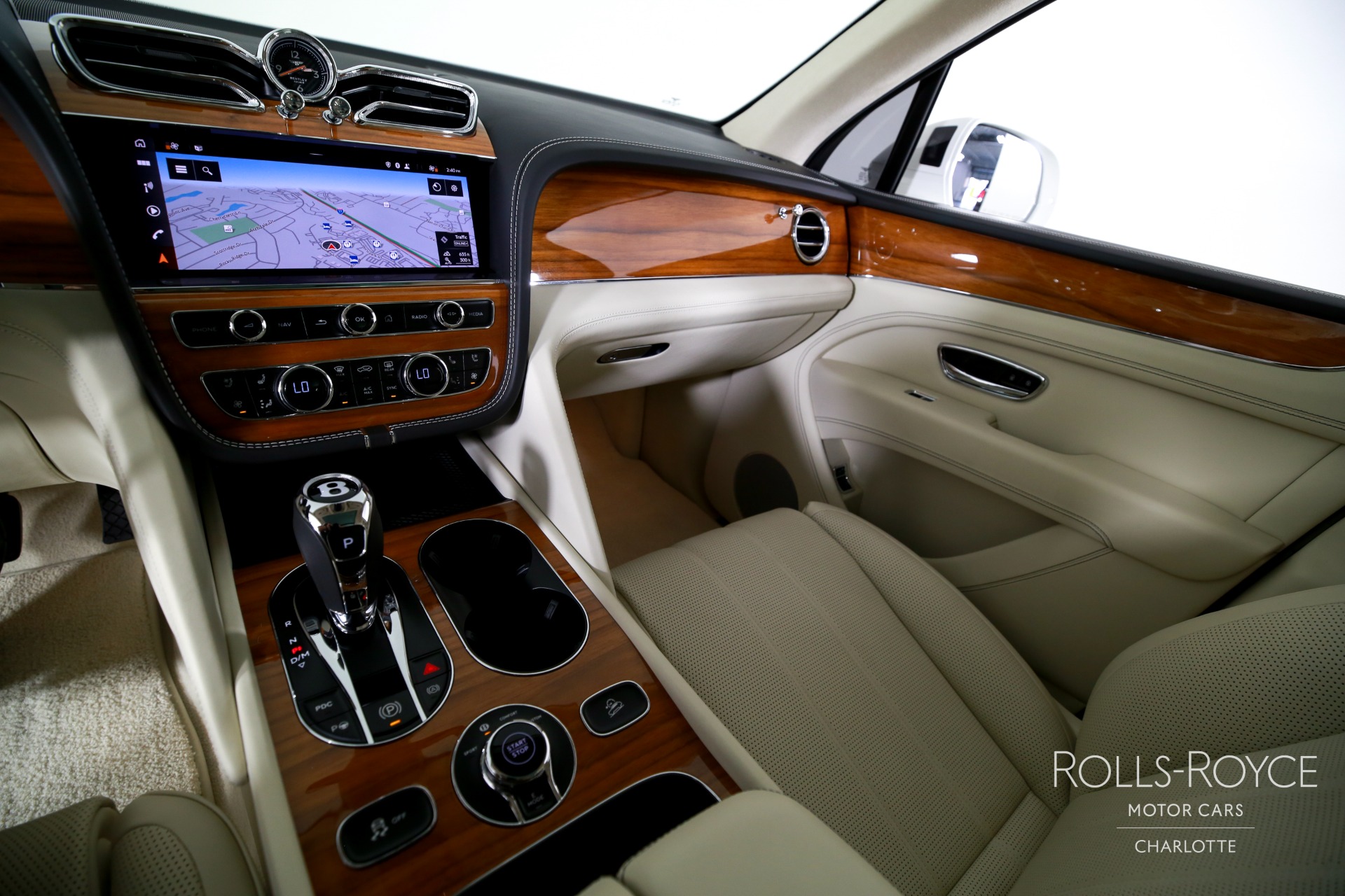 2023 Bentley Bentayga Hybrid Base photo 15