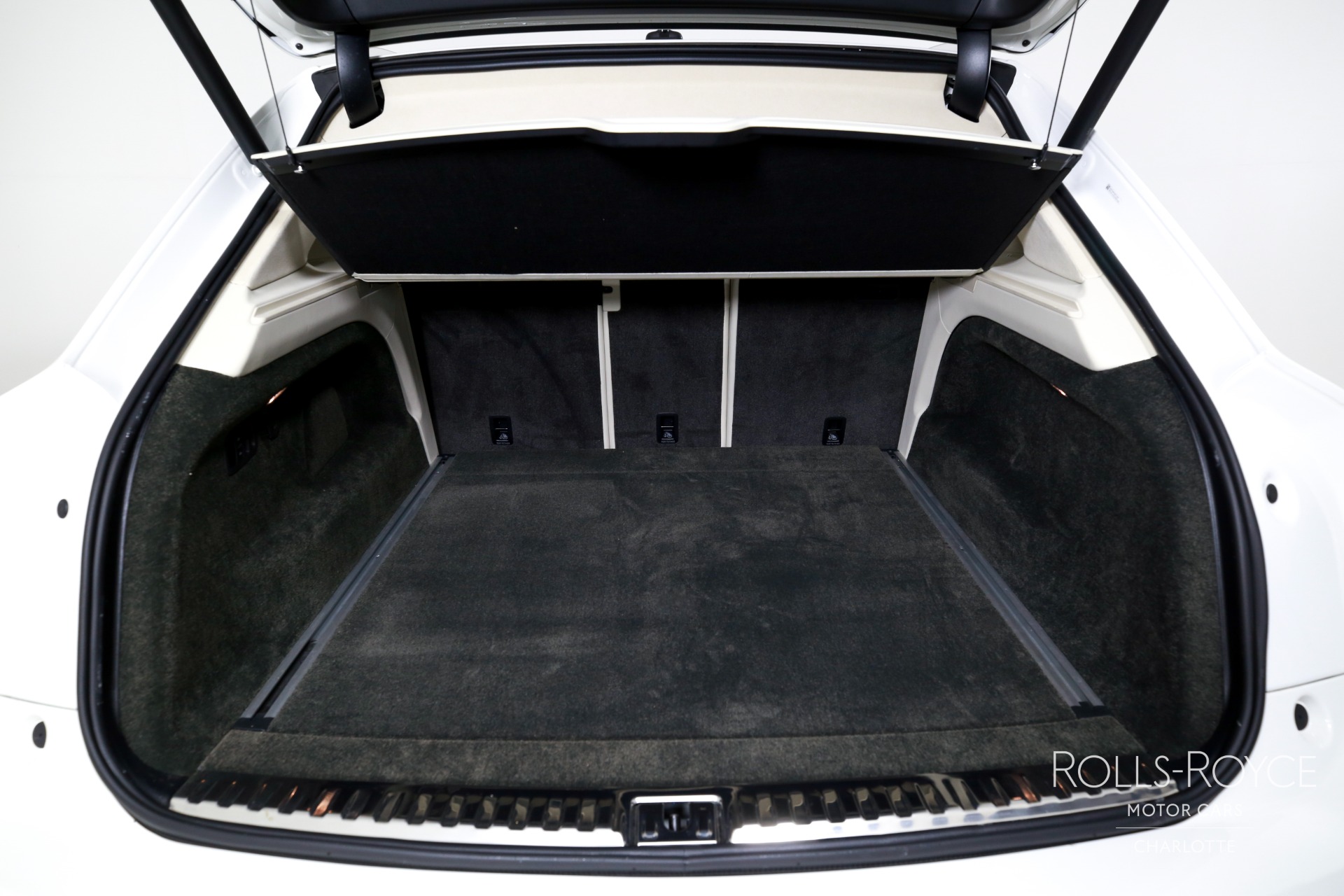 2023 Bentley Bentayga Hybrid Base photo 19