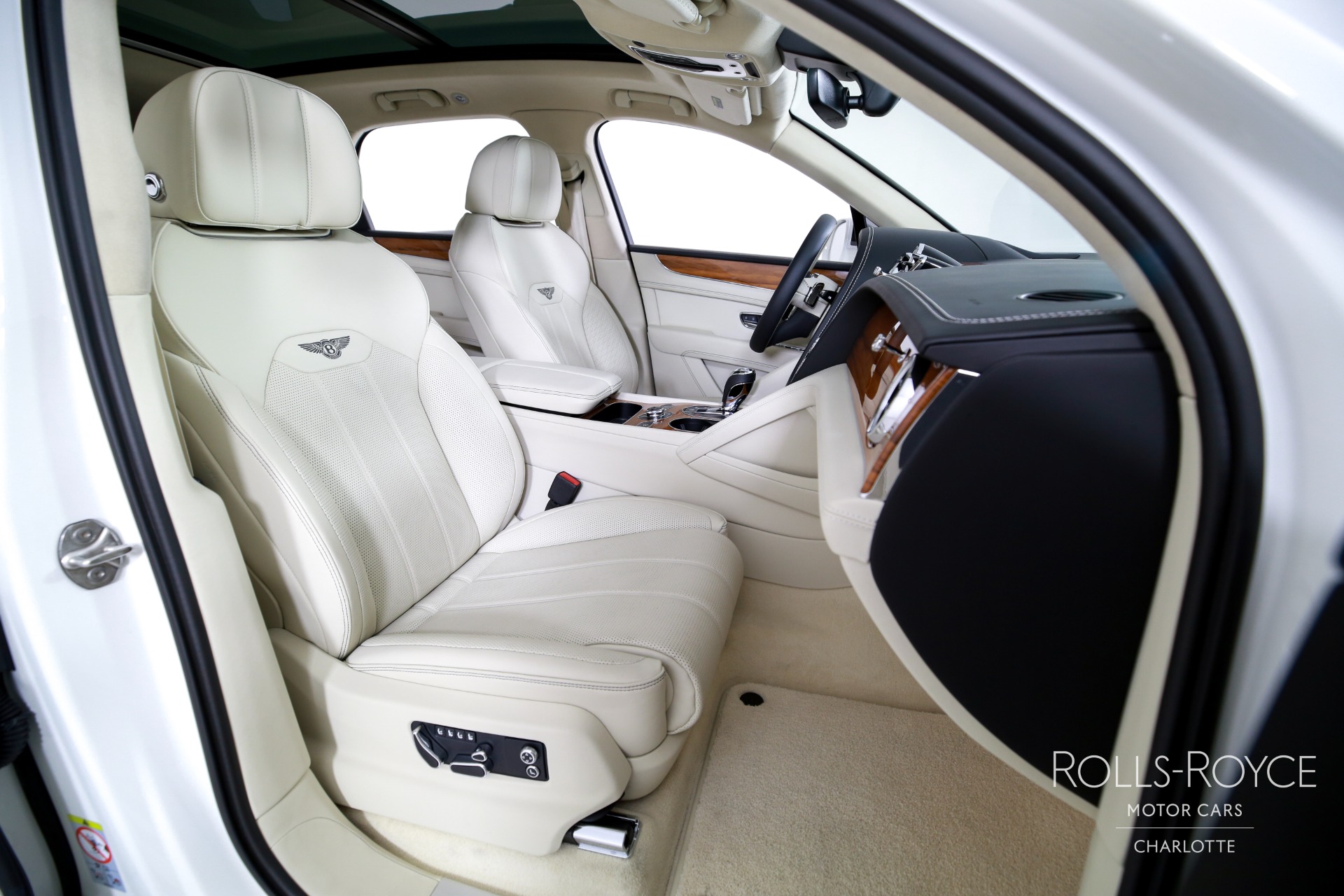 2023 Bentley Bentayga Base - Photo 25