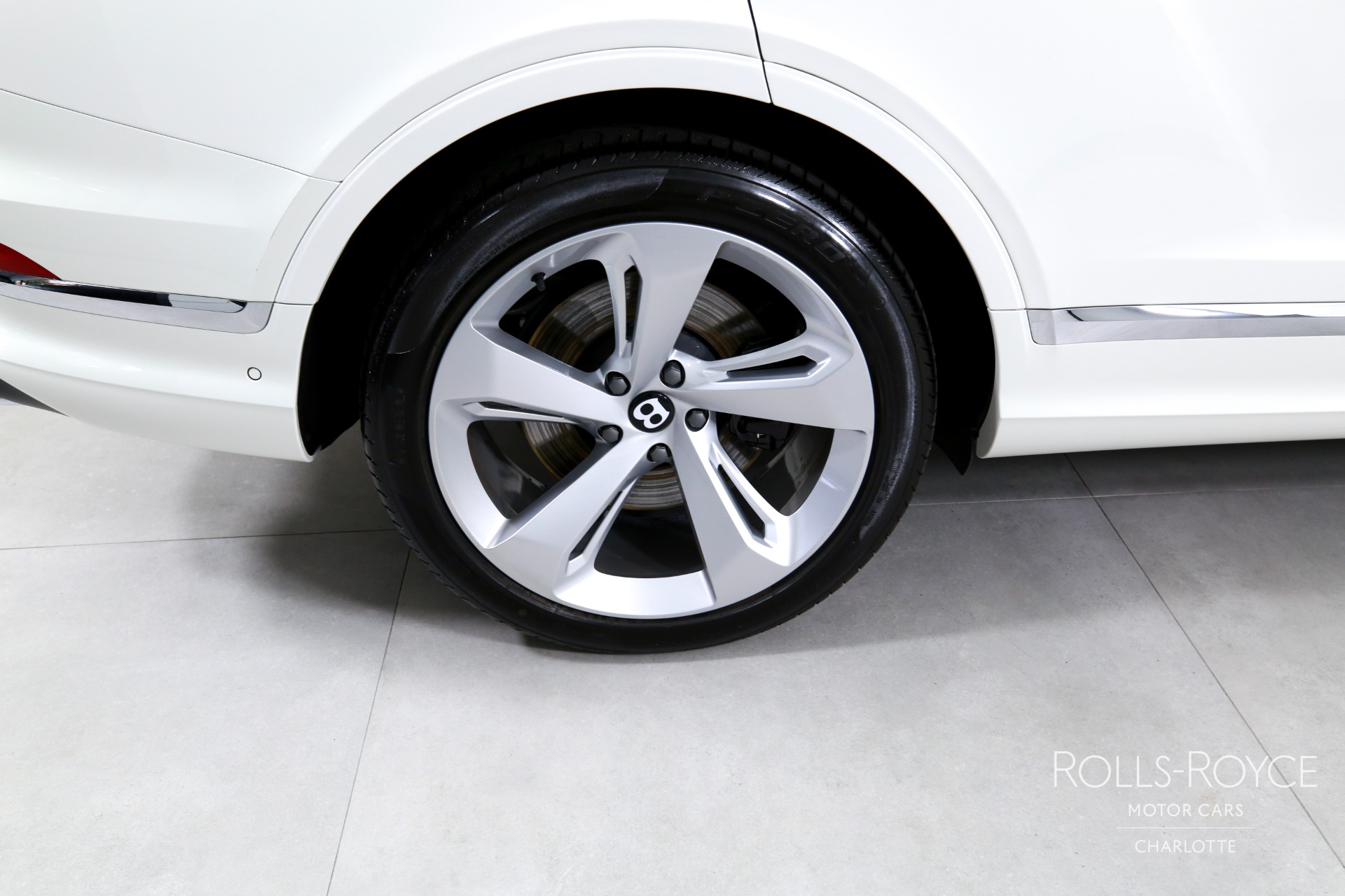 2023 Bentley Bentayga Hybrid Base photo 28
