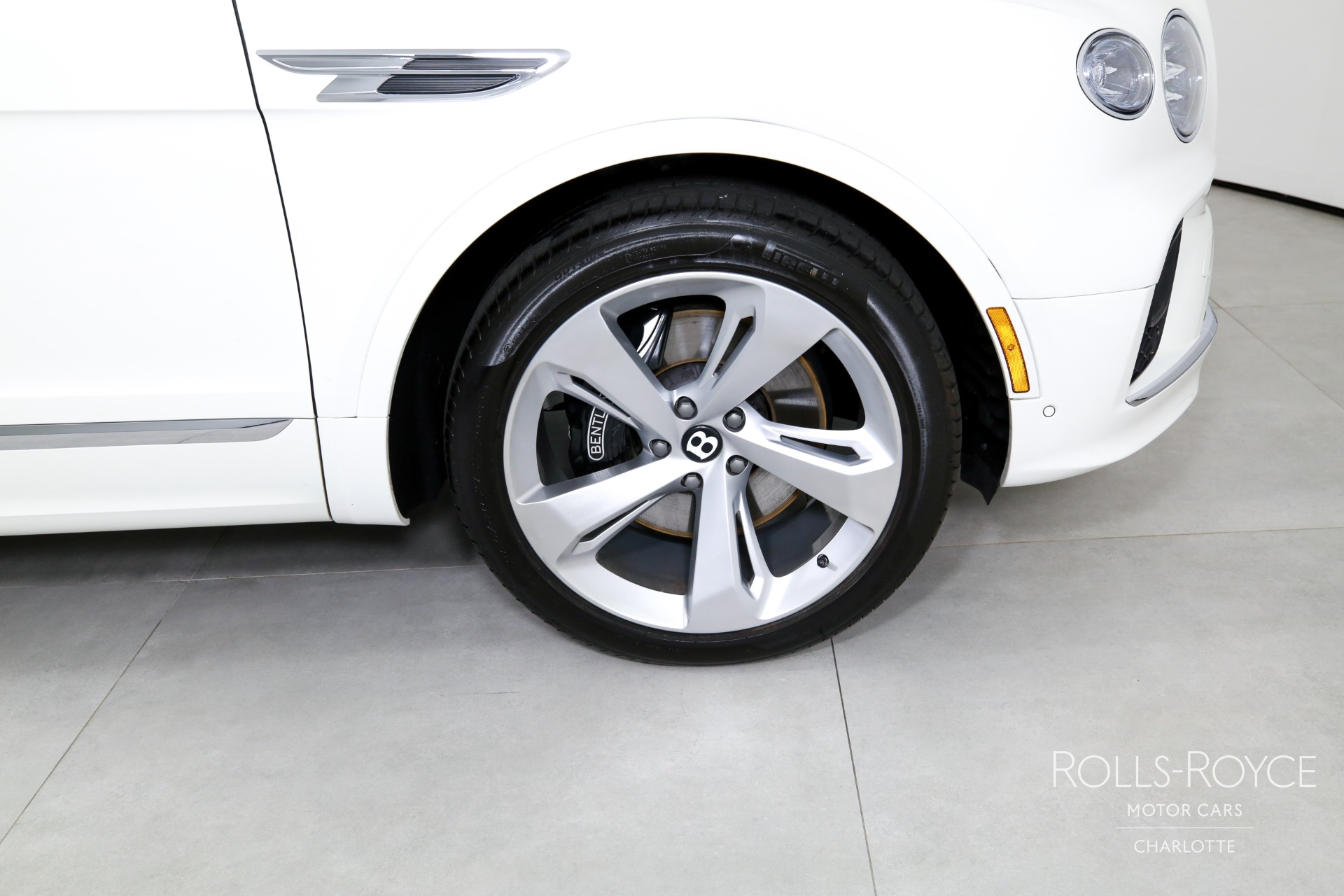 2023 Bentley Bentayga Hybrid Base photo 29