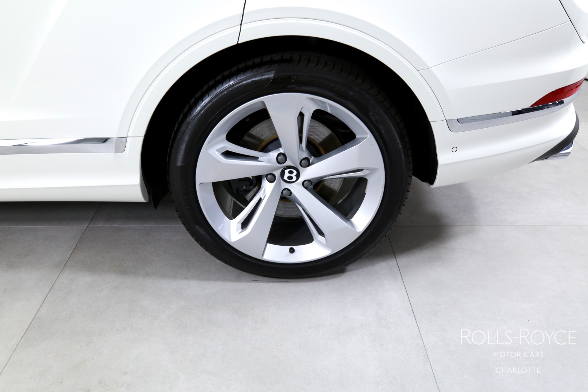 2023 Bentley Bentayga Hybrid Base photo 31