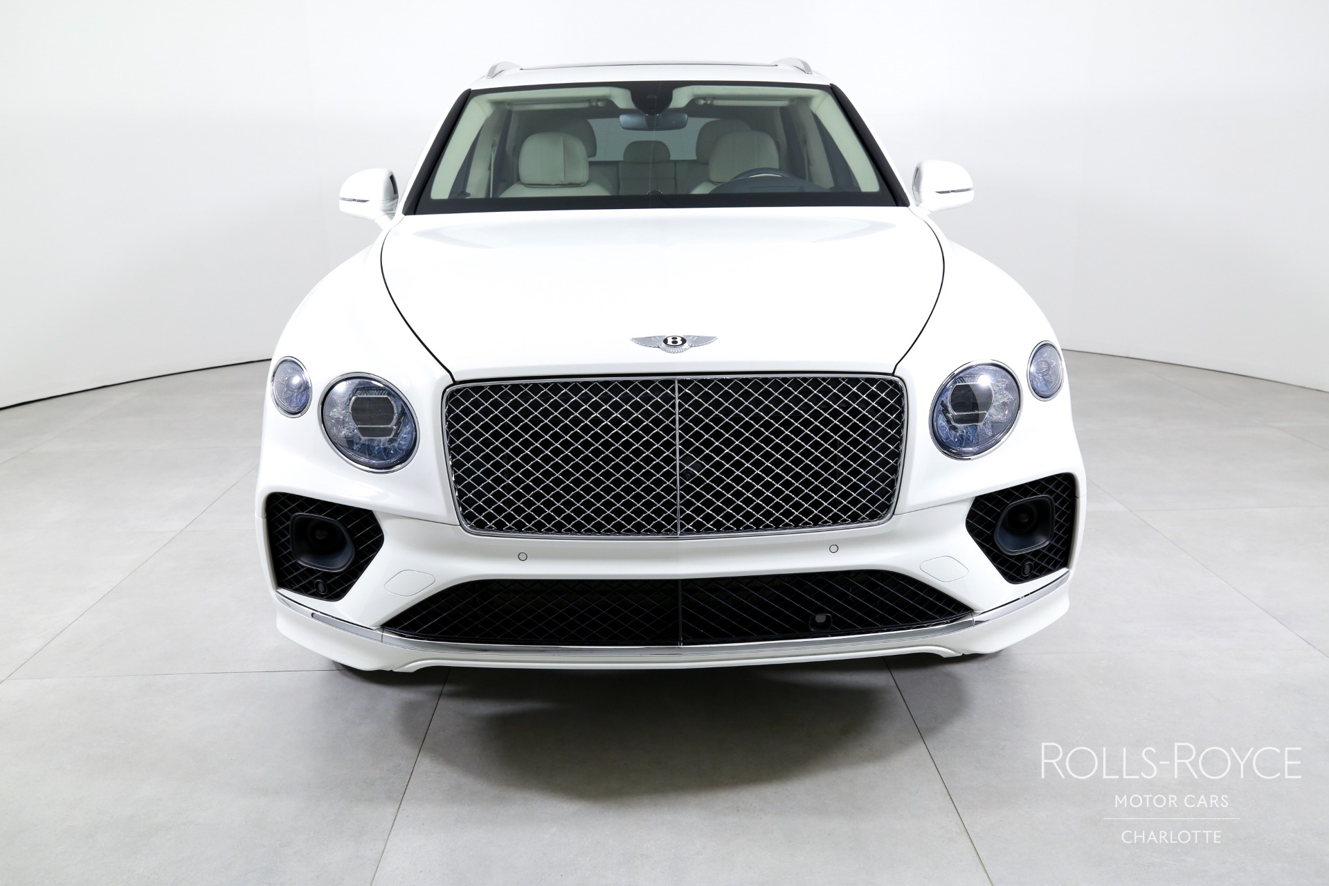 2023 Bentley Bentayga Hybrid Base photo 4