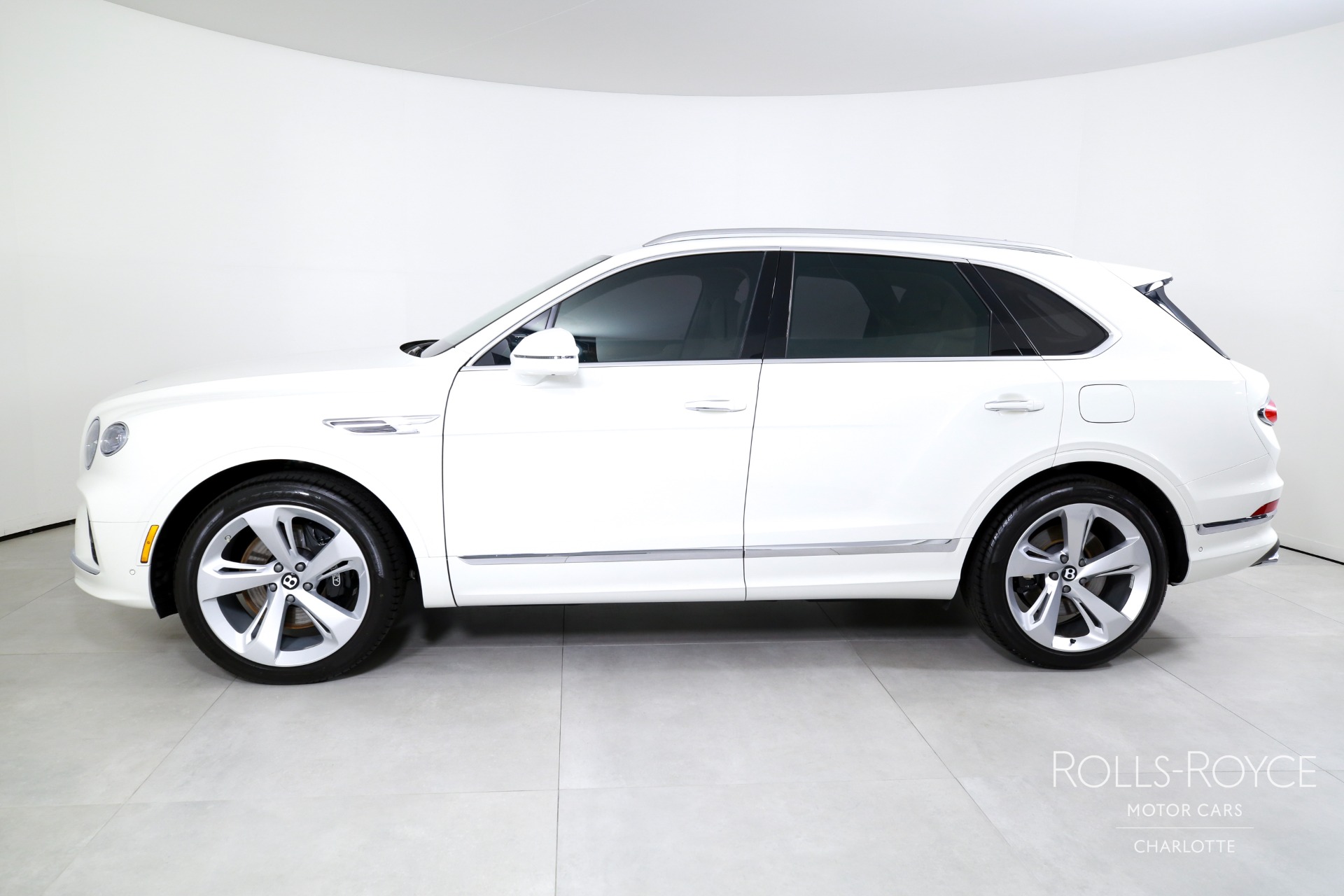 2023 Bentley Bentayga Hybrid Base photo 5