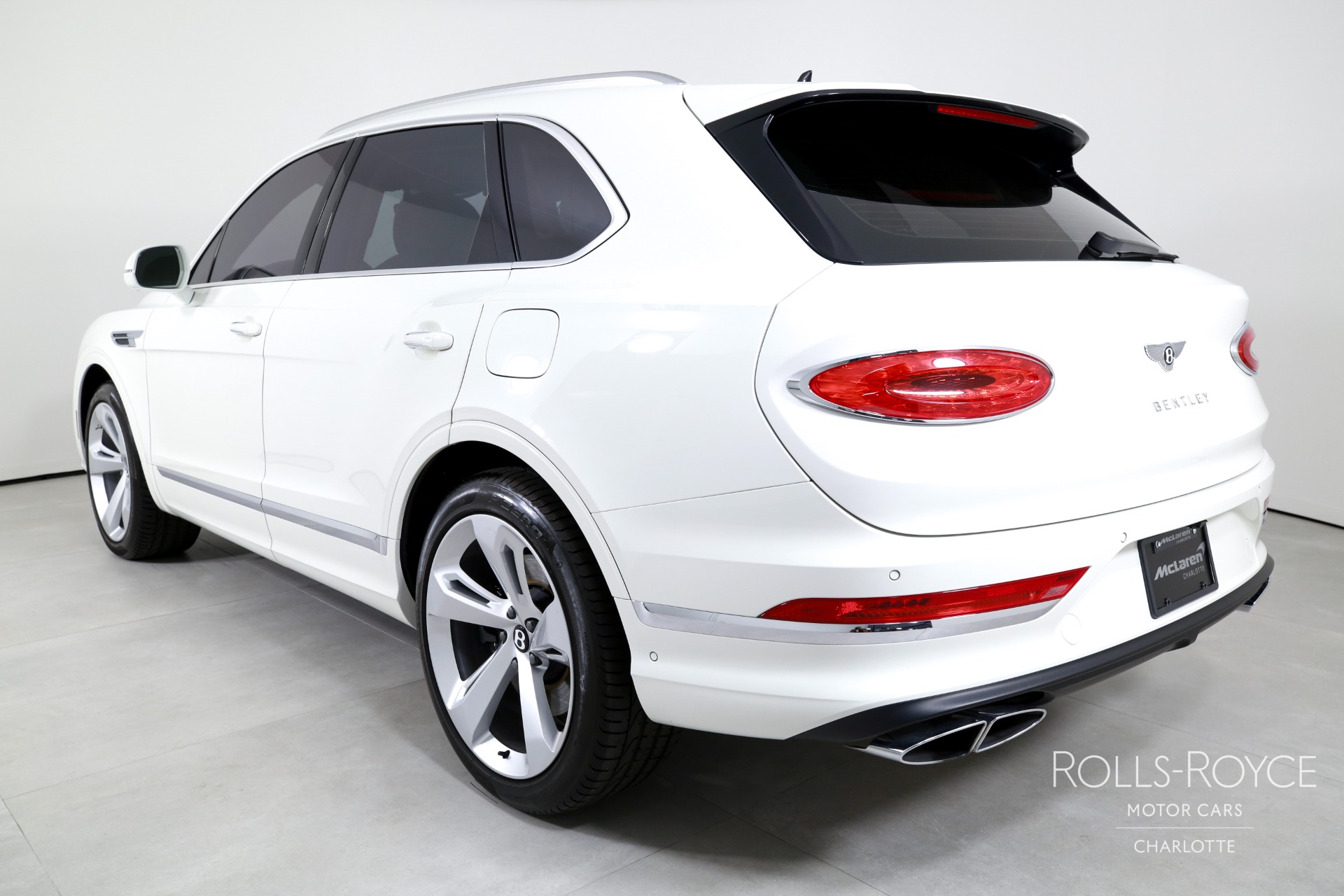 2023 Bentley Bentayga Hybrid Base photo 6