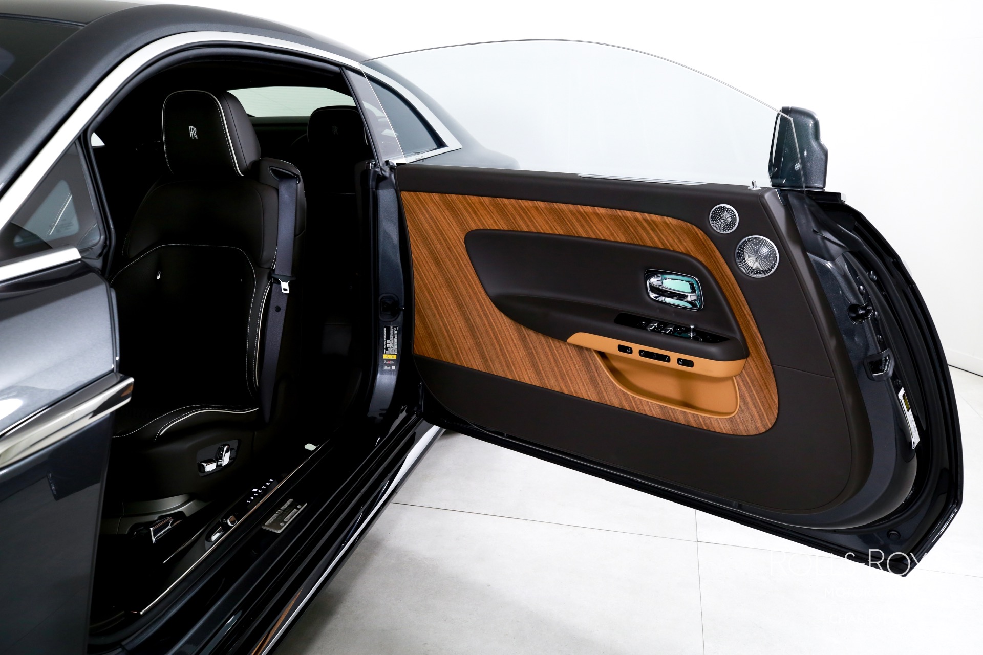 2025 Rolls Royce Spectre photo 11