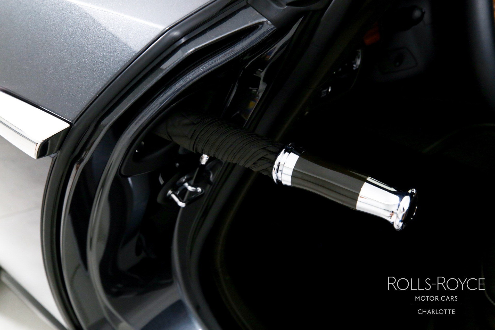 2025 Rolls Royce Spectre photo 17
