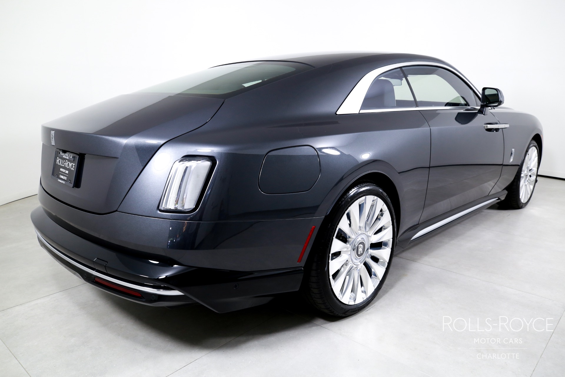 2025 Rolls Royce Spectre photo 2
