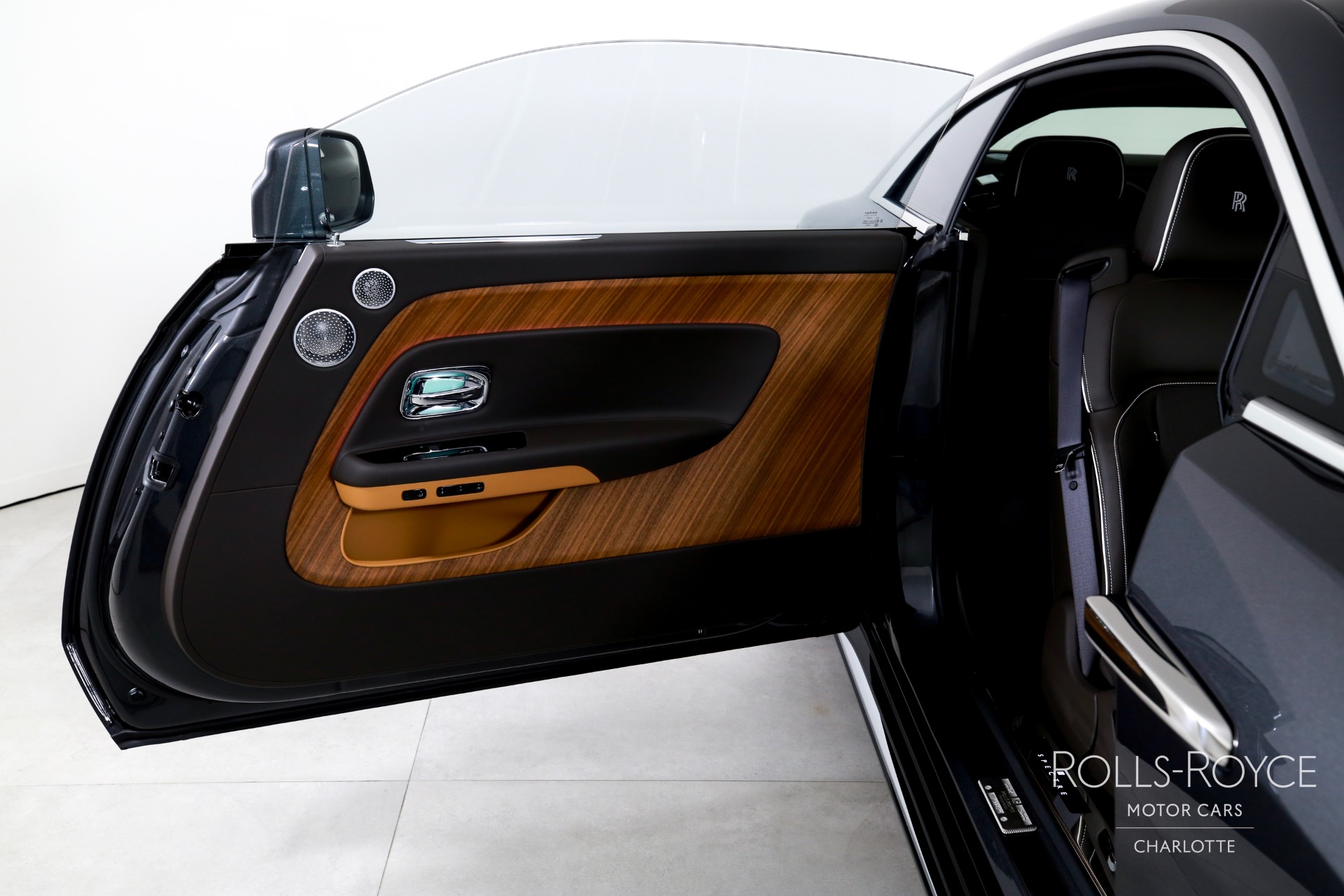 2025 Rolls Royce Spectre photo 23