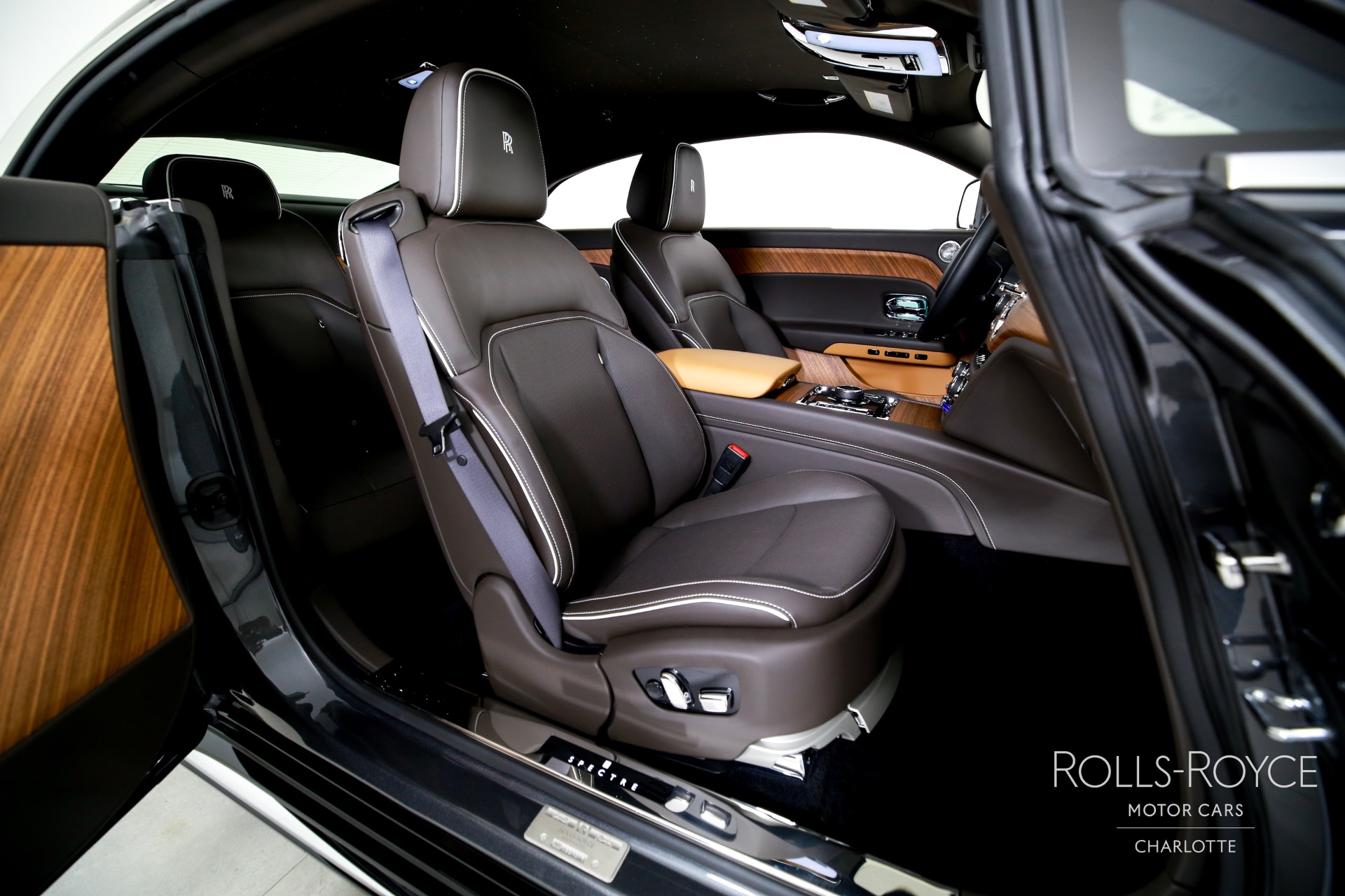 2025 Rolls Royce Spectre photo 24