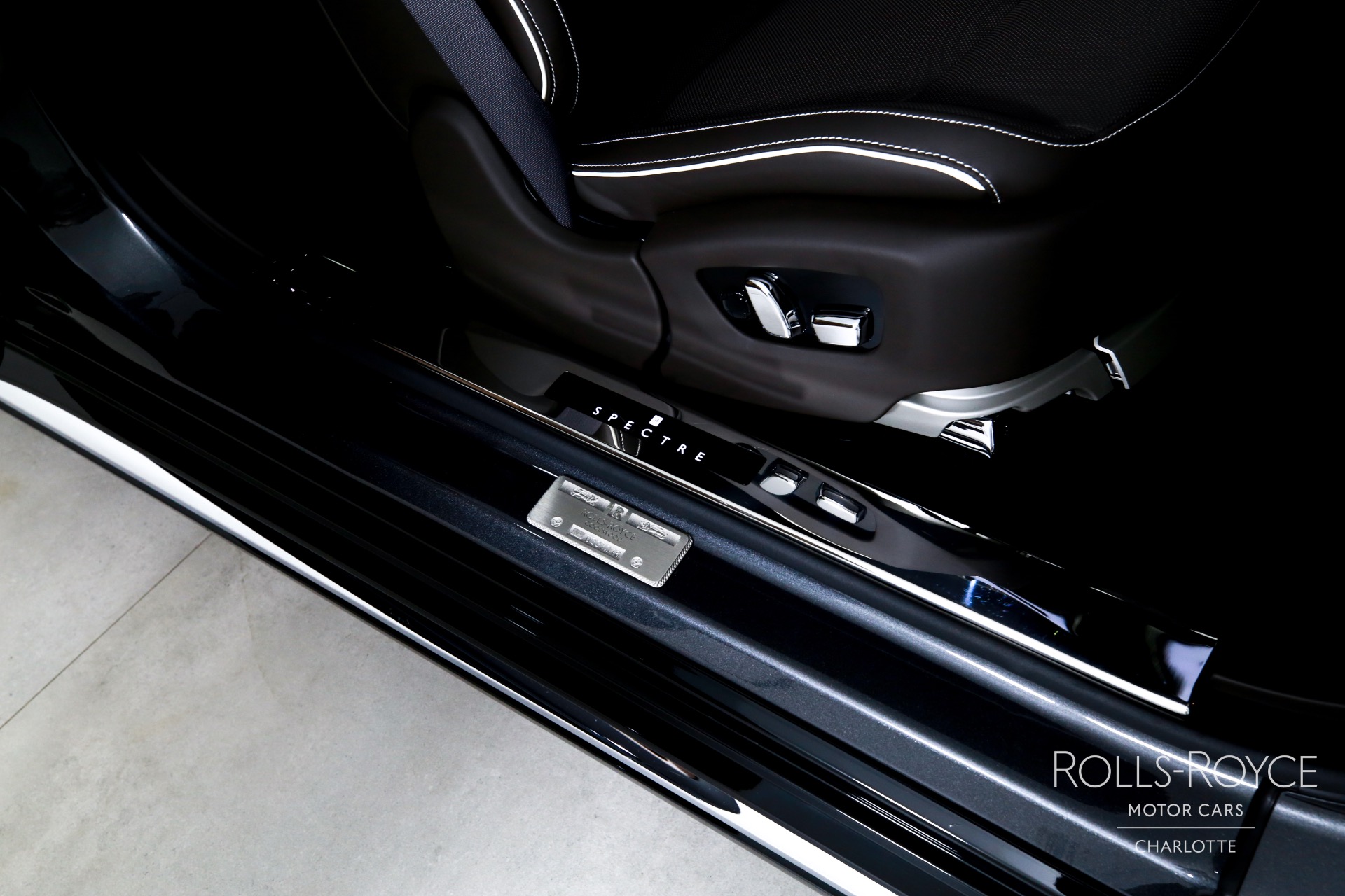2025 Rolls Royce Spectre photo 28