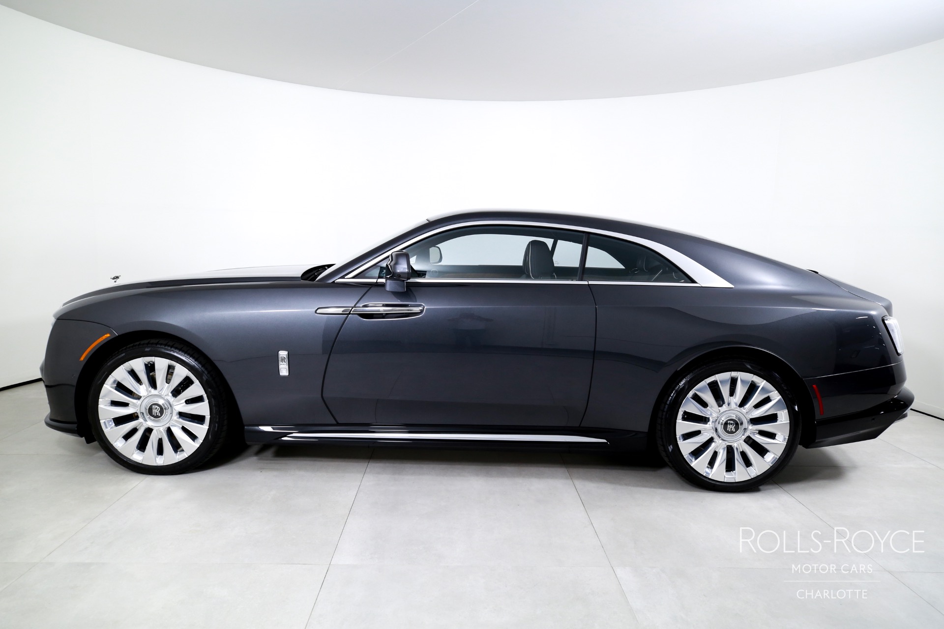 2025 Rolls Royce Spectre photo 3