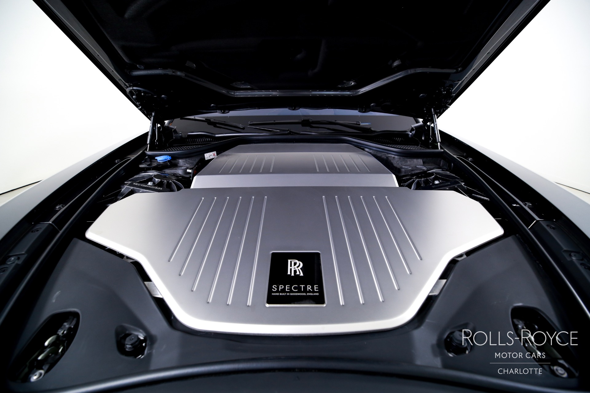 2025 Rolls Royce Spectre photo 31