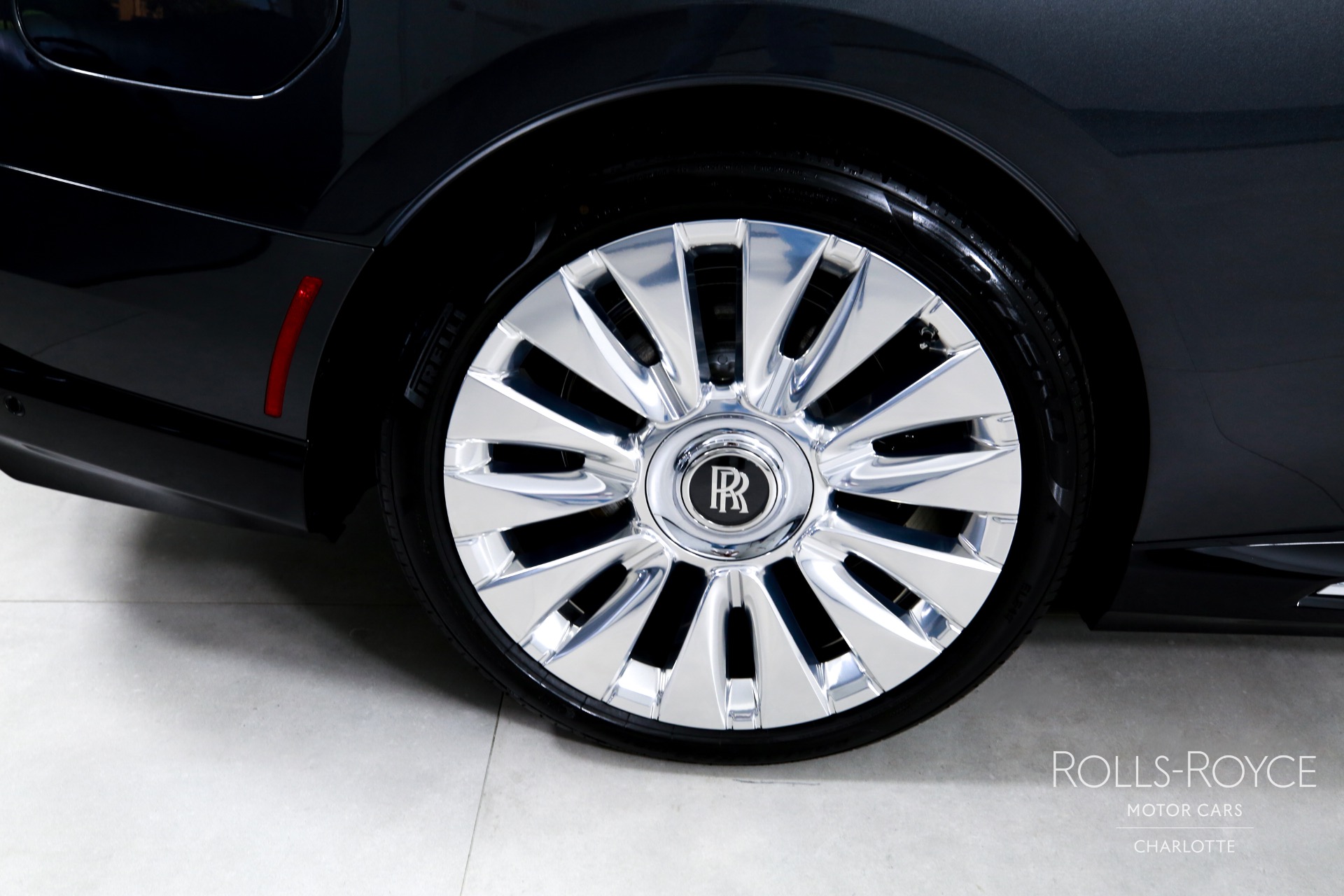 2025 Rolls Royce Spectre photo 32