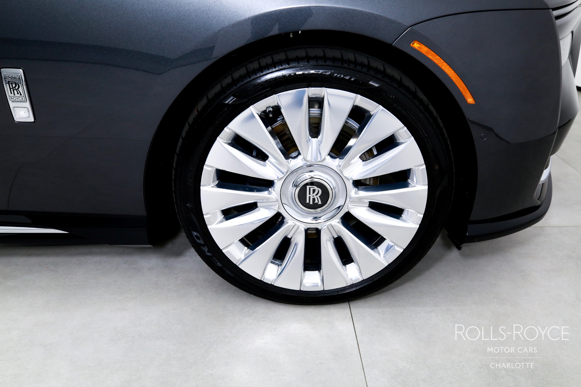 2025 Rolls Royce Spectre photo 33