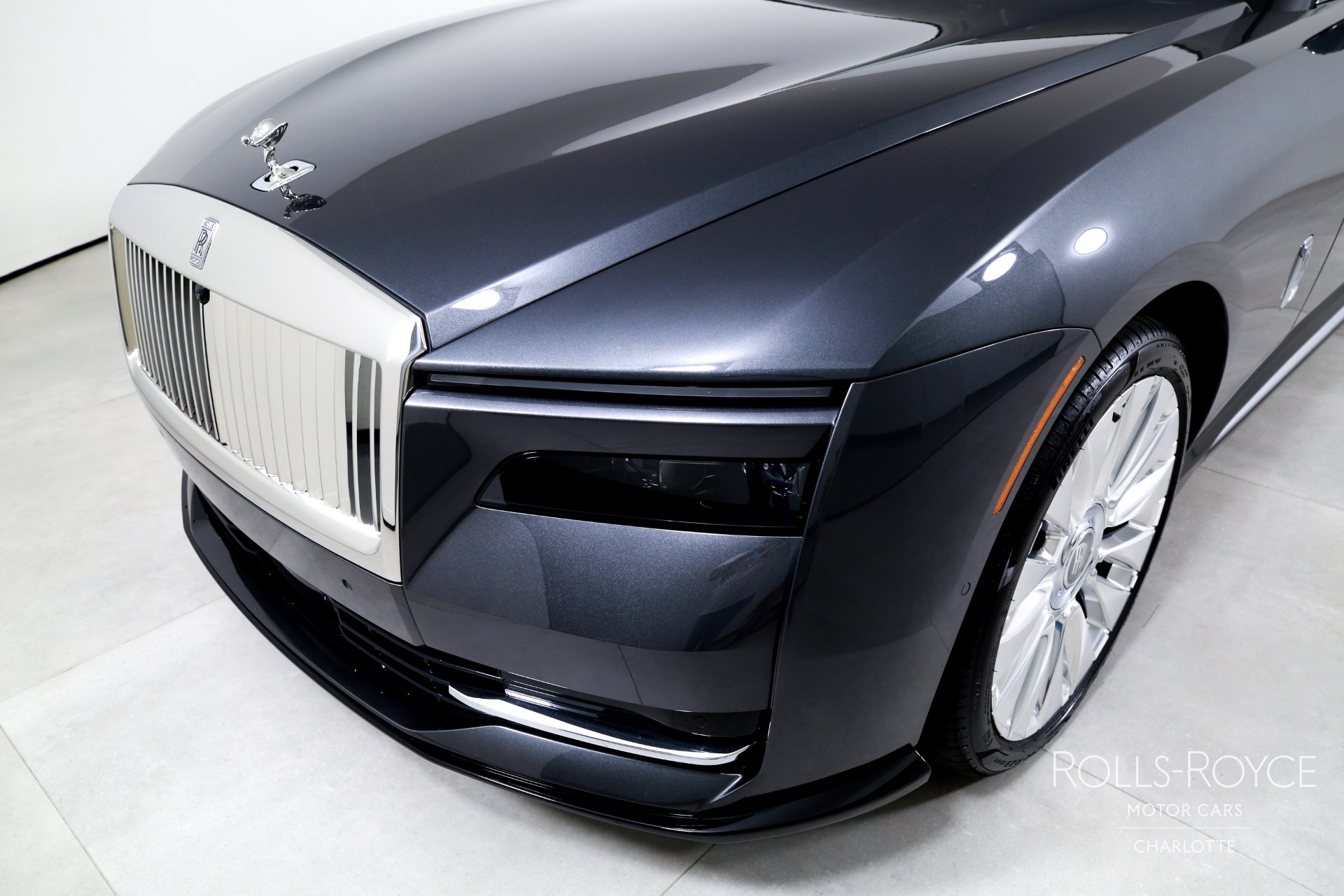 2025 Rolls Royce Spectre photo 36