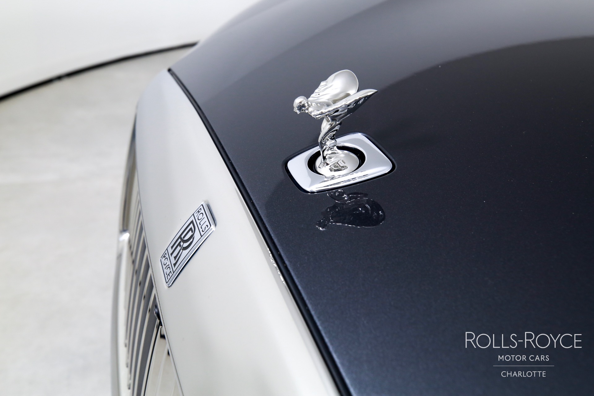 2025 Rolls Royce Spectre photo 38