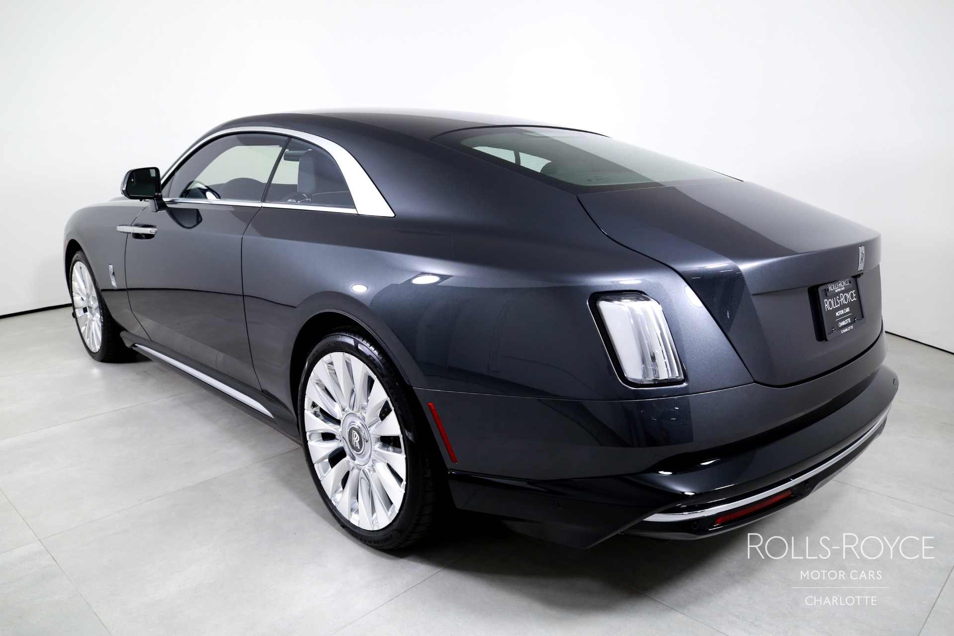 2025 Rolls Royce Spectre photo 8
