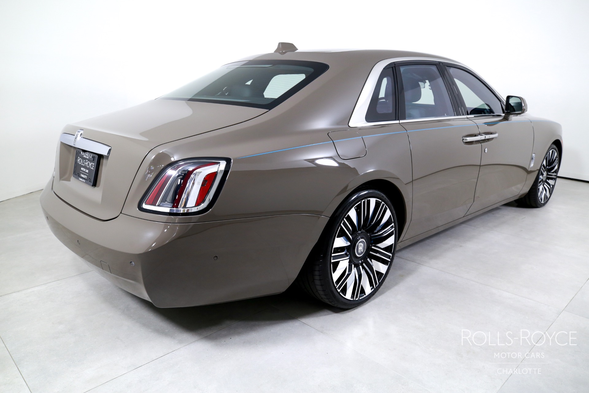 2025 Rolls Royce Ghost RR photo 2