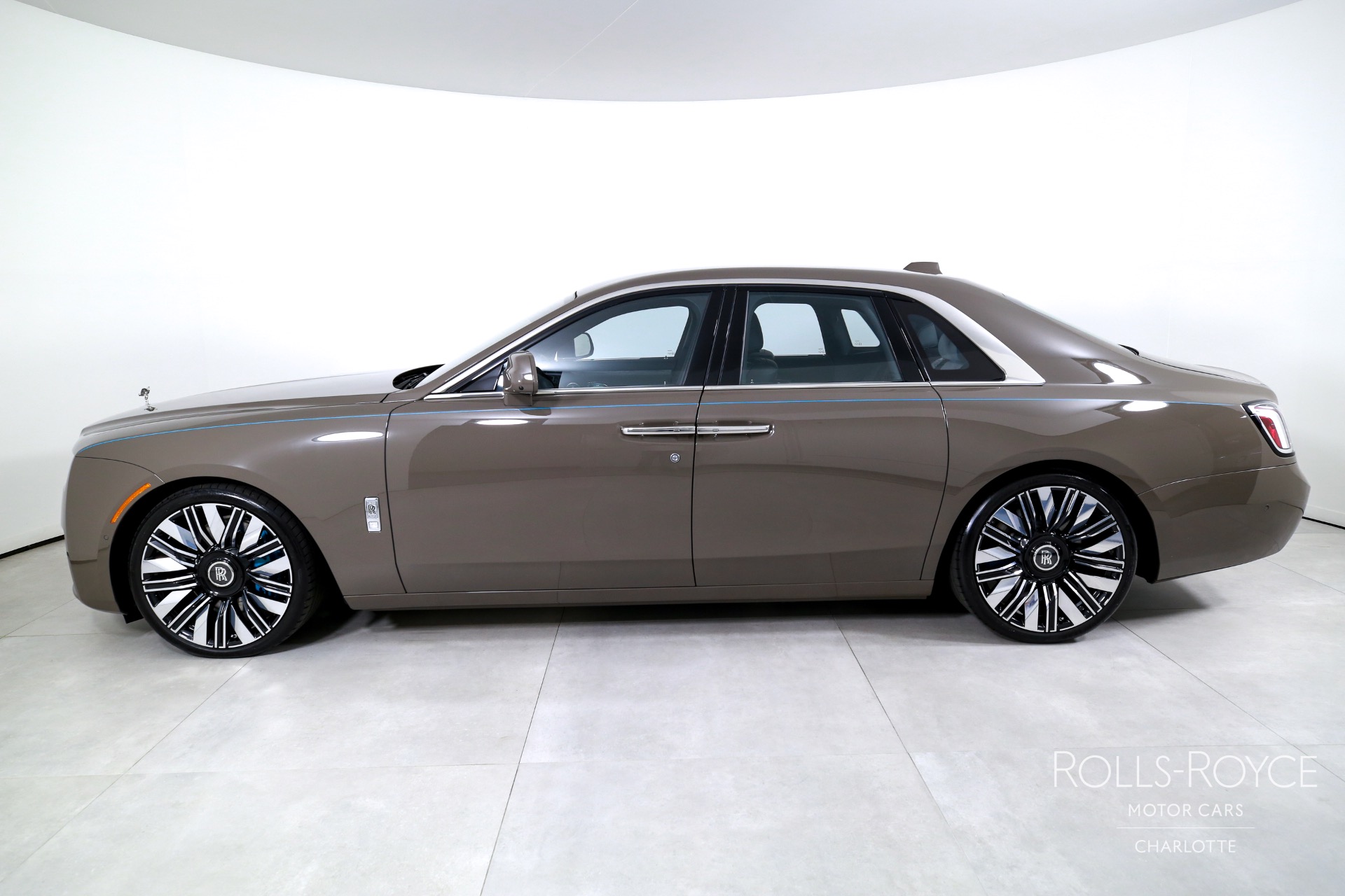 2025 Rolls Royce Ghost RR photo 3