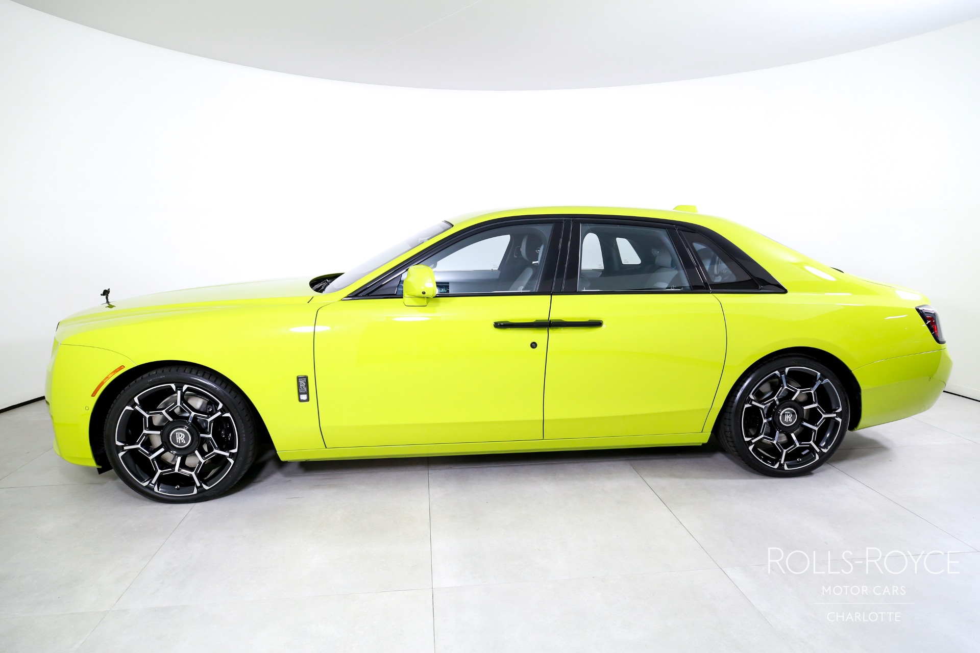 2025 Rolls Royce Ghost Black Badge photo 3