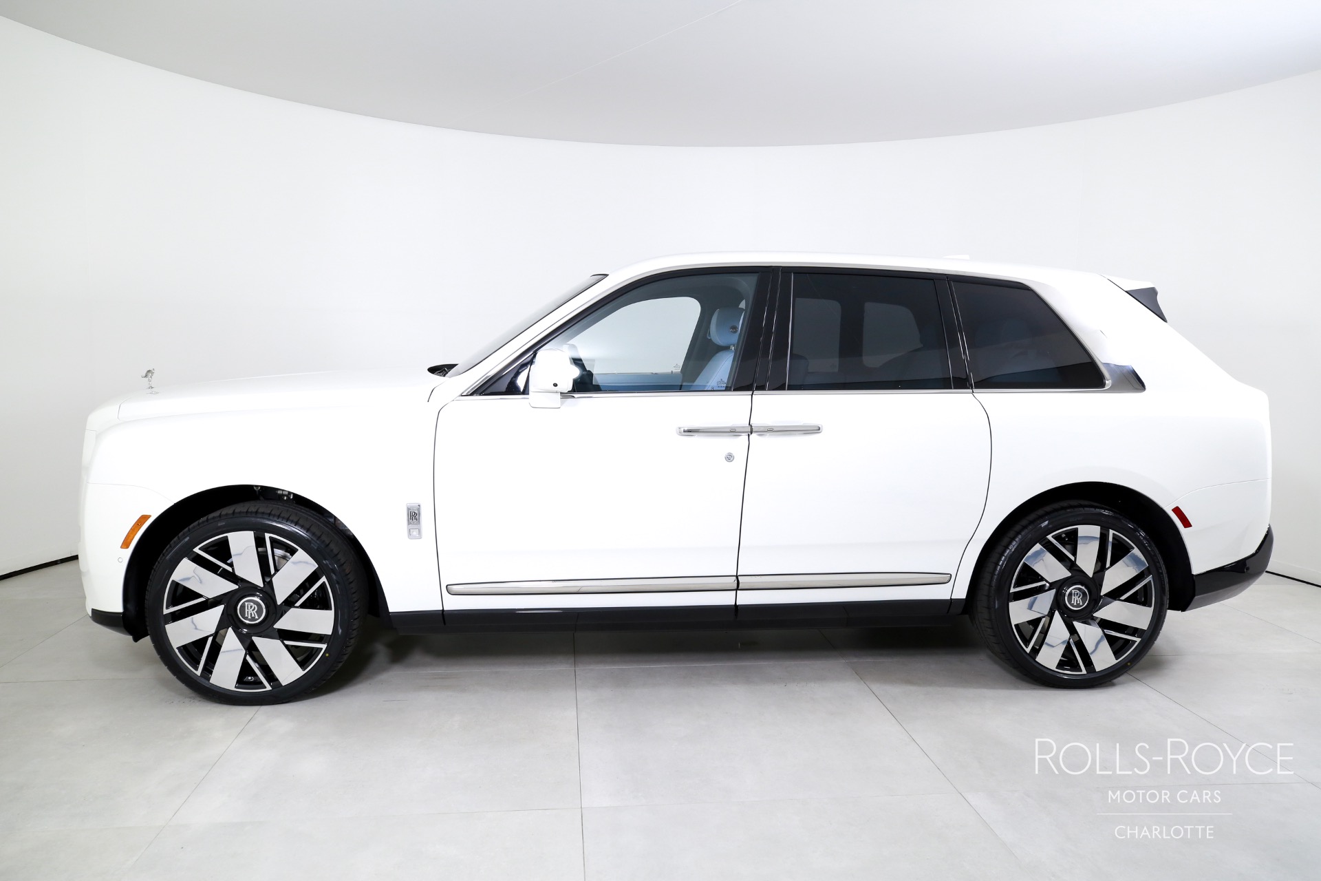 2026 Rolls Royce Cullinan RR photo 2