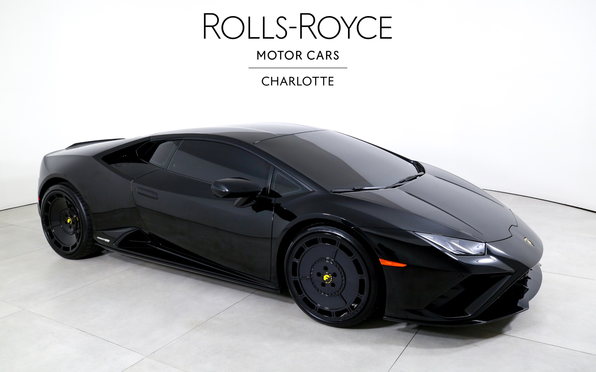 2021 Lamborghini Huracan Evo Coupe photo 2