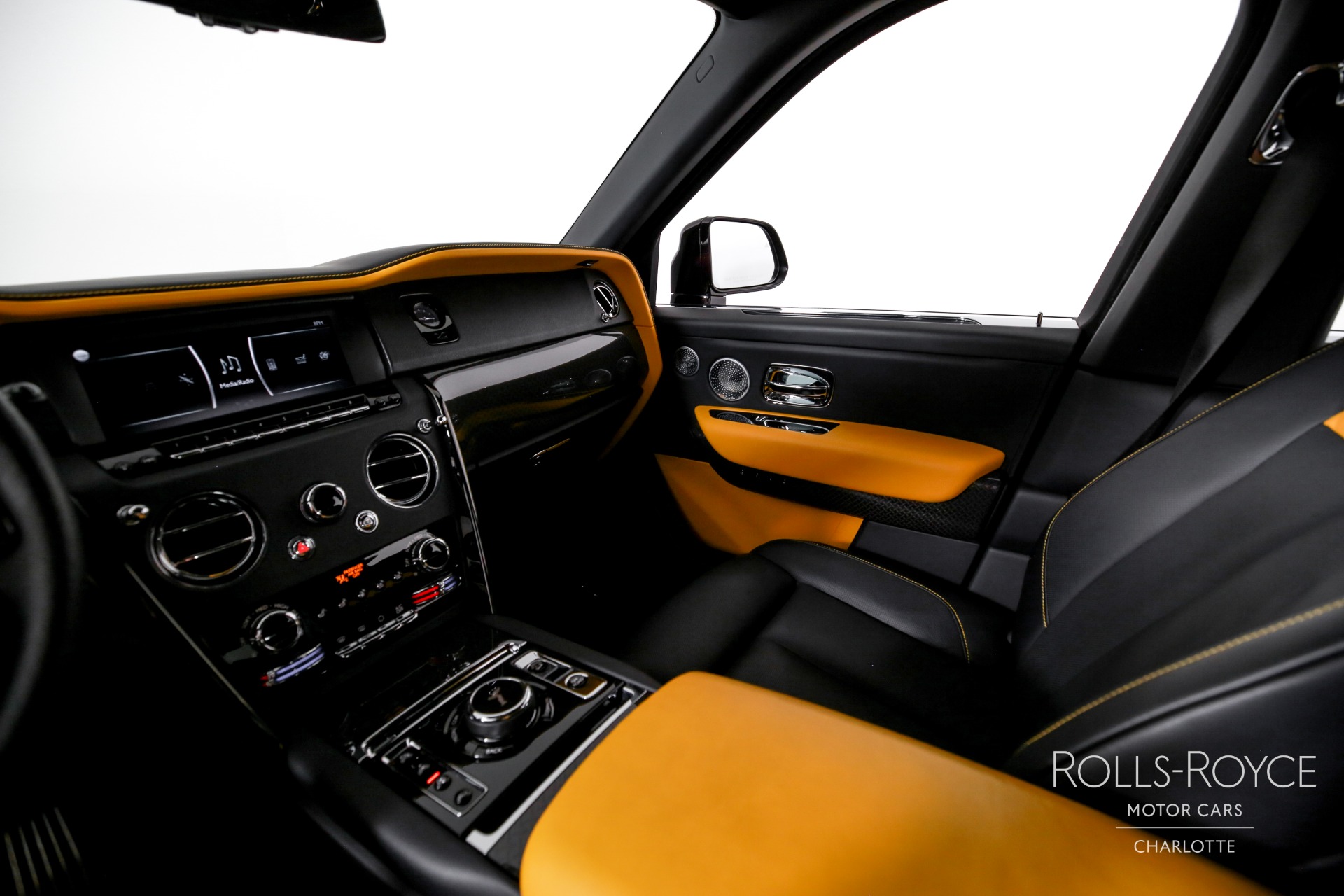 2023 Rolls-Royce Cullinan Black Badge - Photo 16