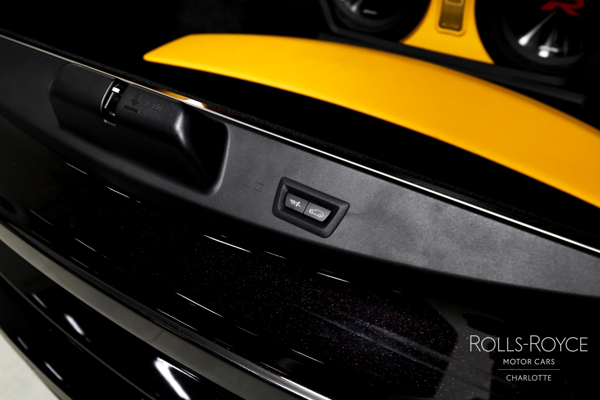 2023 Rolls-Royce Cullinan Black Badge - Photo 25