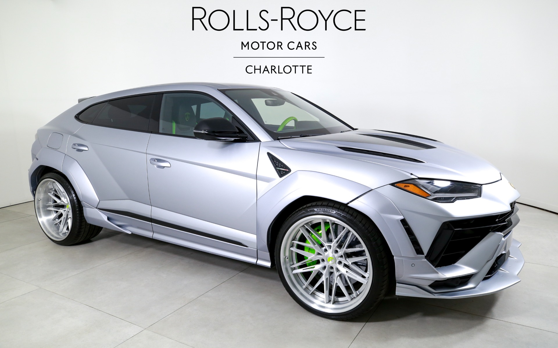 2023 Lamborghini Urus S photo 2