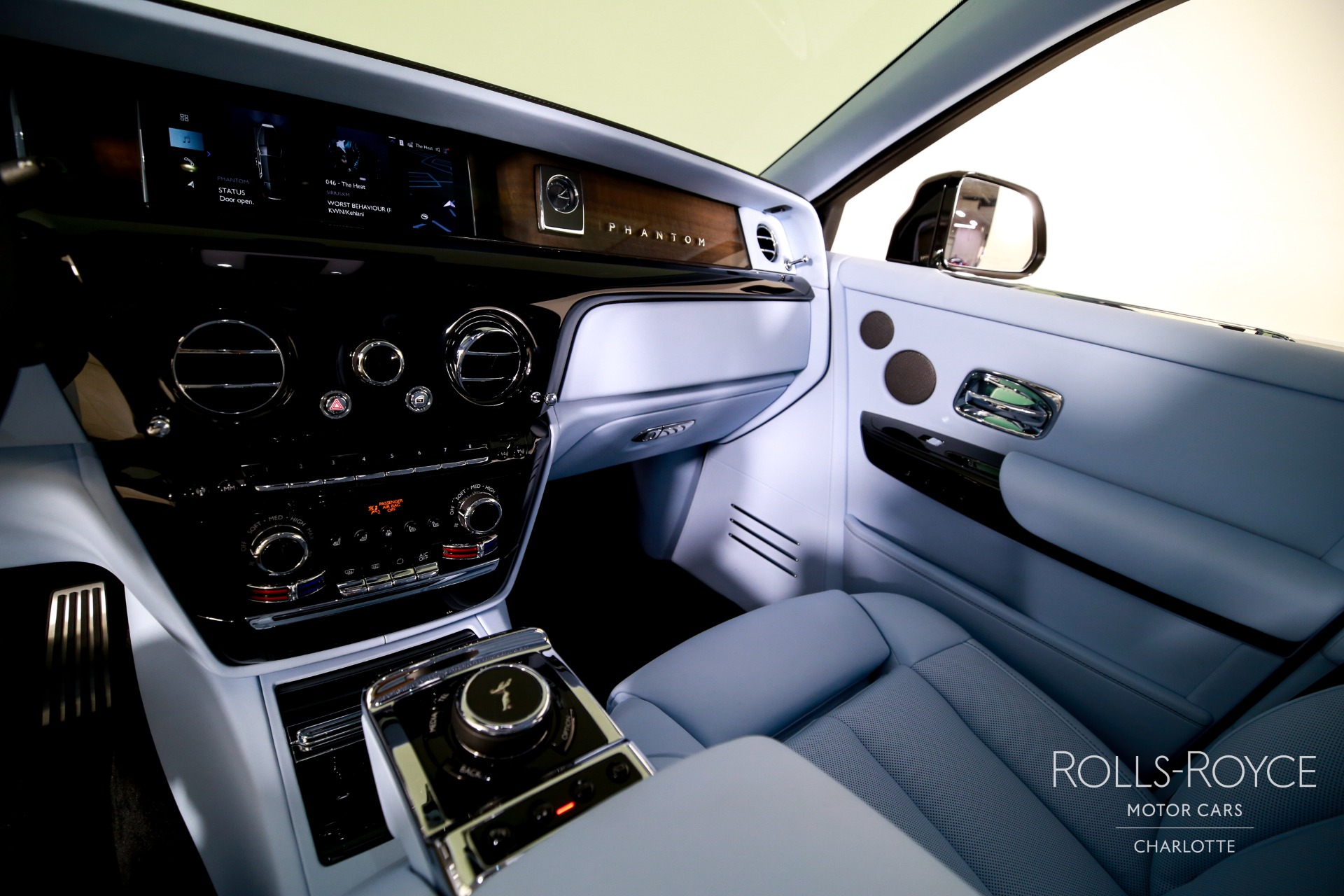 2026 Rolls-Royce Phantom Base - Photo 16