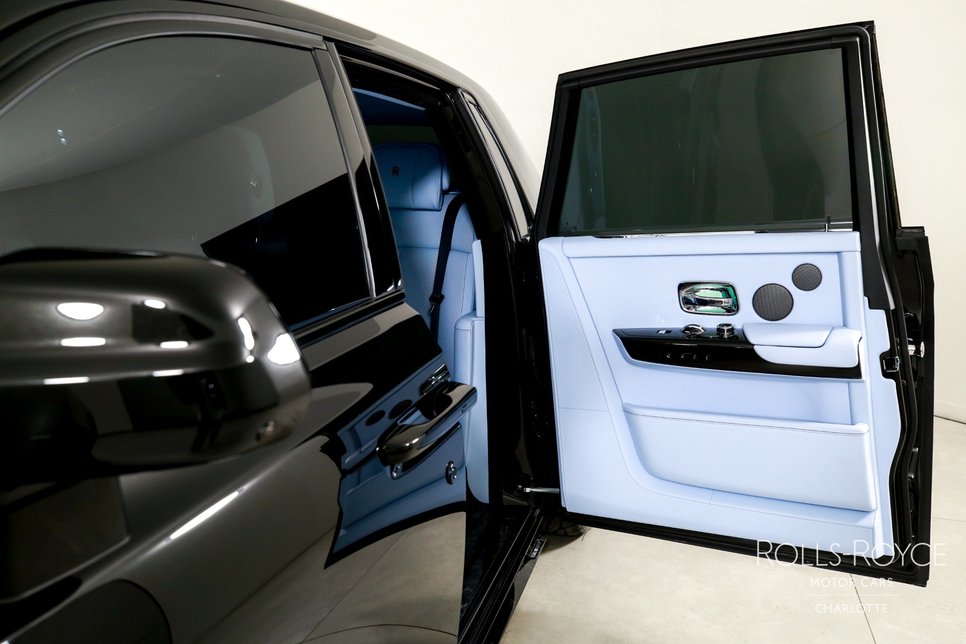 2026 Rolls-Royce Phantom Base - Photo 18
