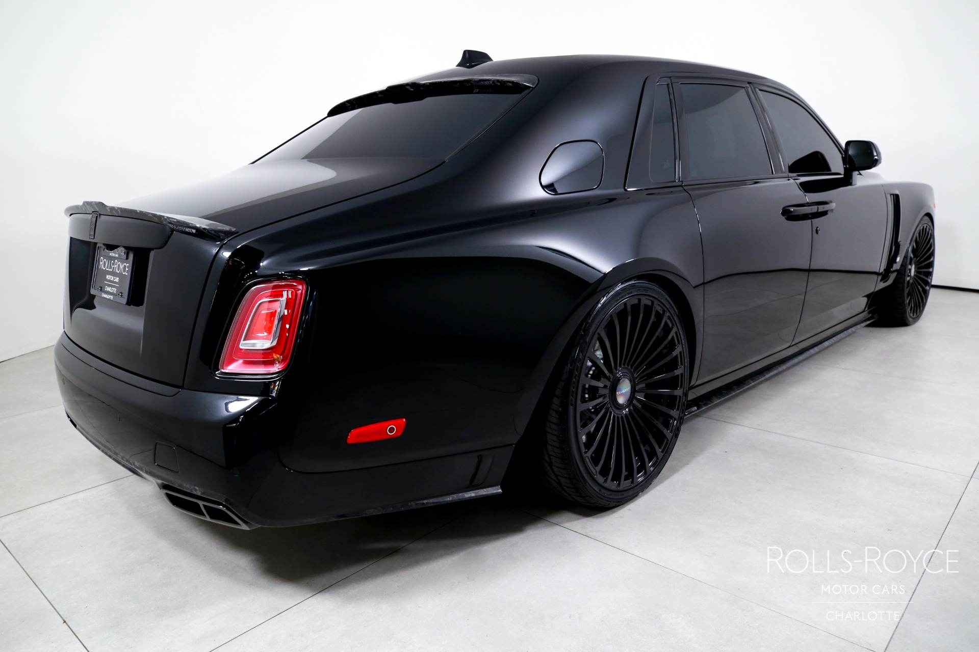 2026 Rolls-Royce Phantom Base - Photo 2