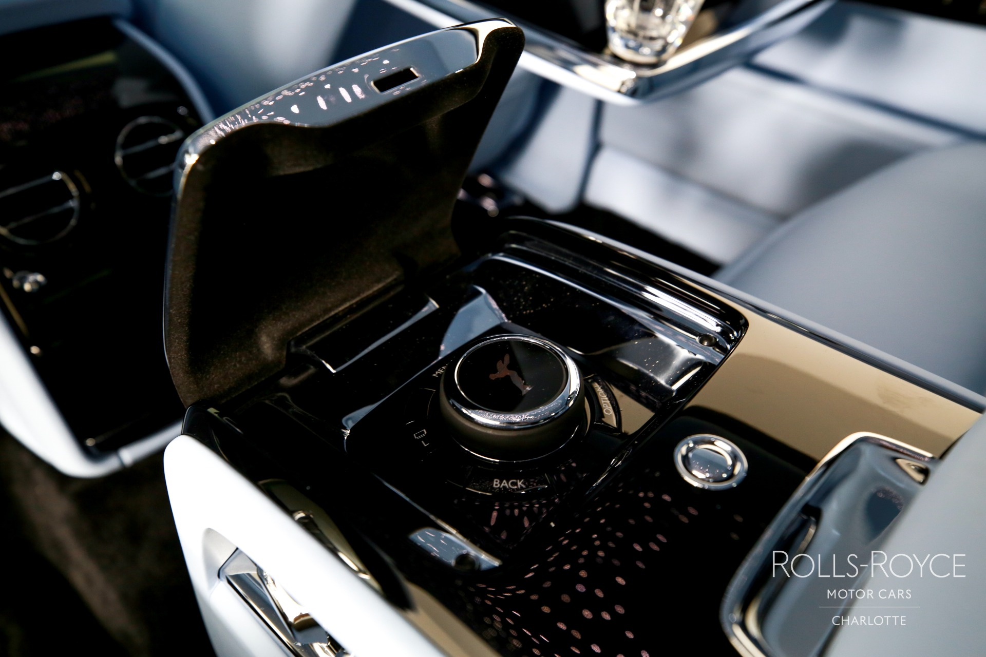 2026 Rolls-Royce Phantom Base - Photo 24